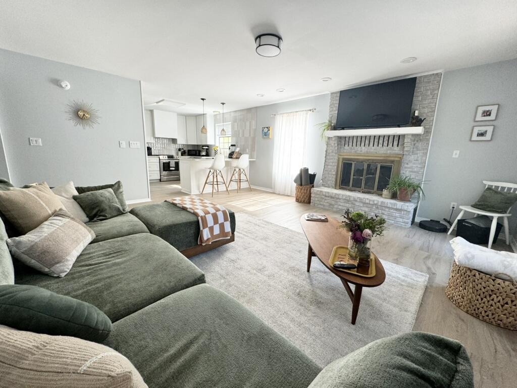 RAINTREE ESTATES - Residential Lease