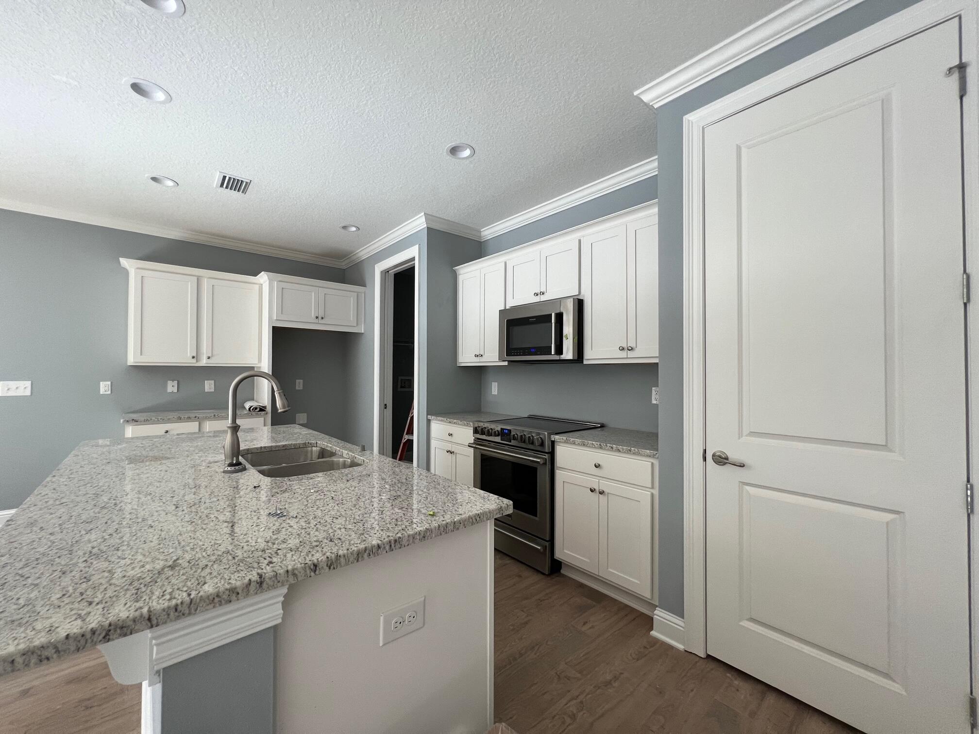 LAUREL OAKS S/D - Residential Lease