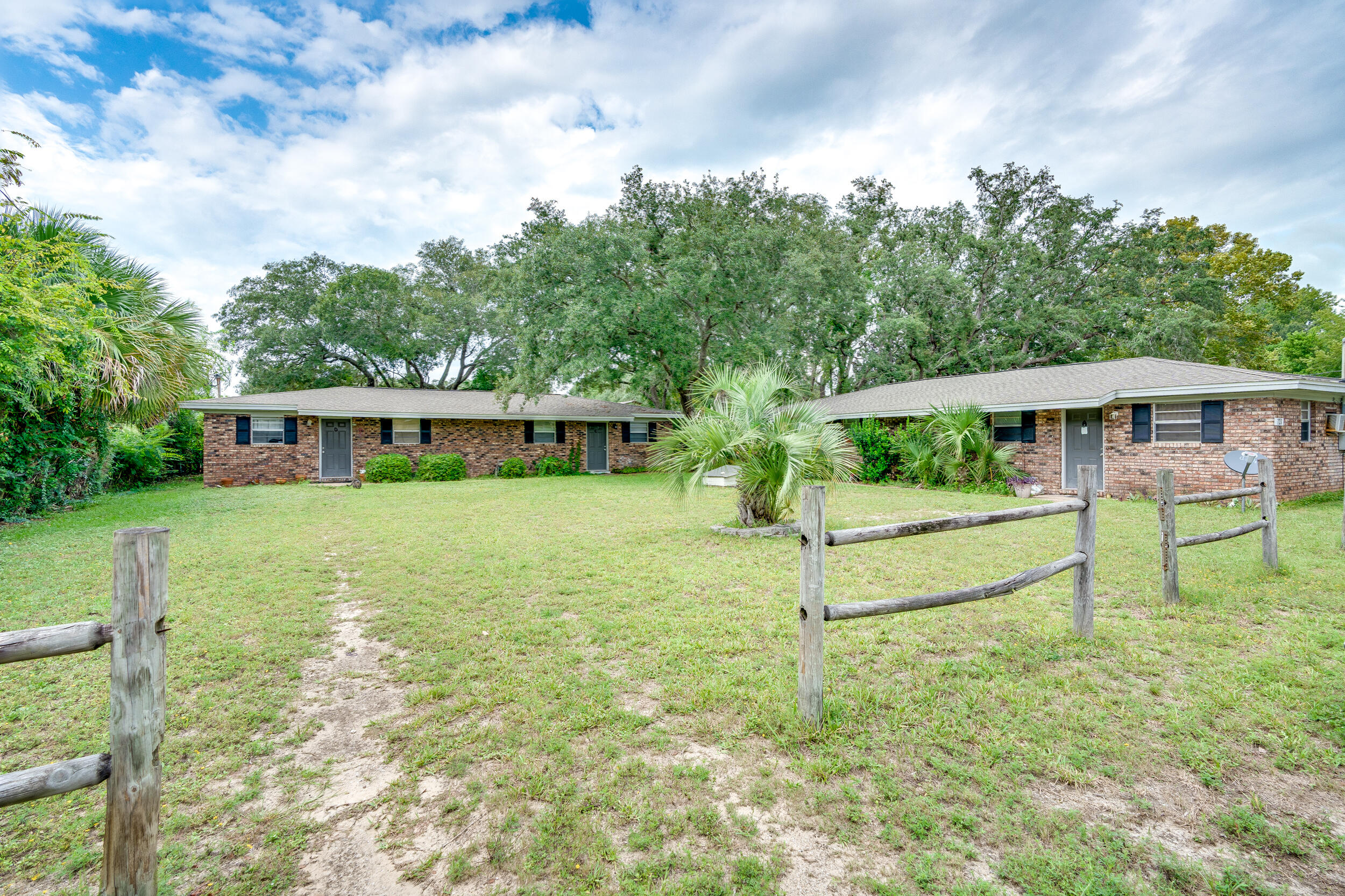 LOT 1 BLK 1 RACETRACK RD S/D - Residential