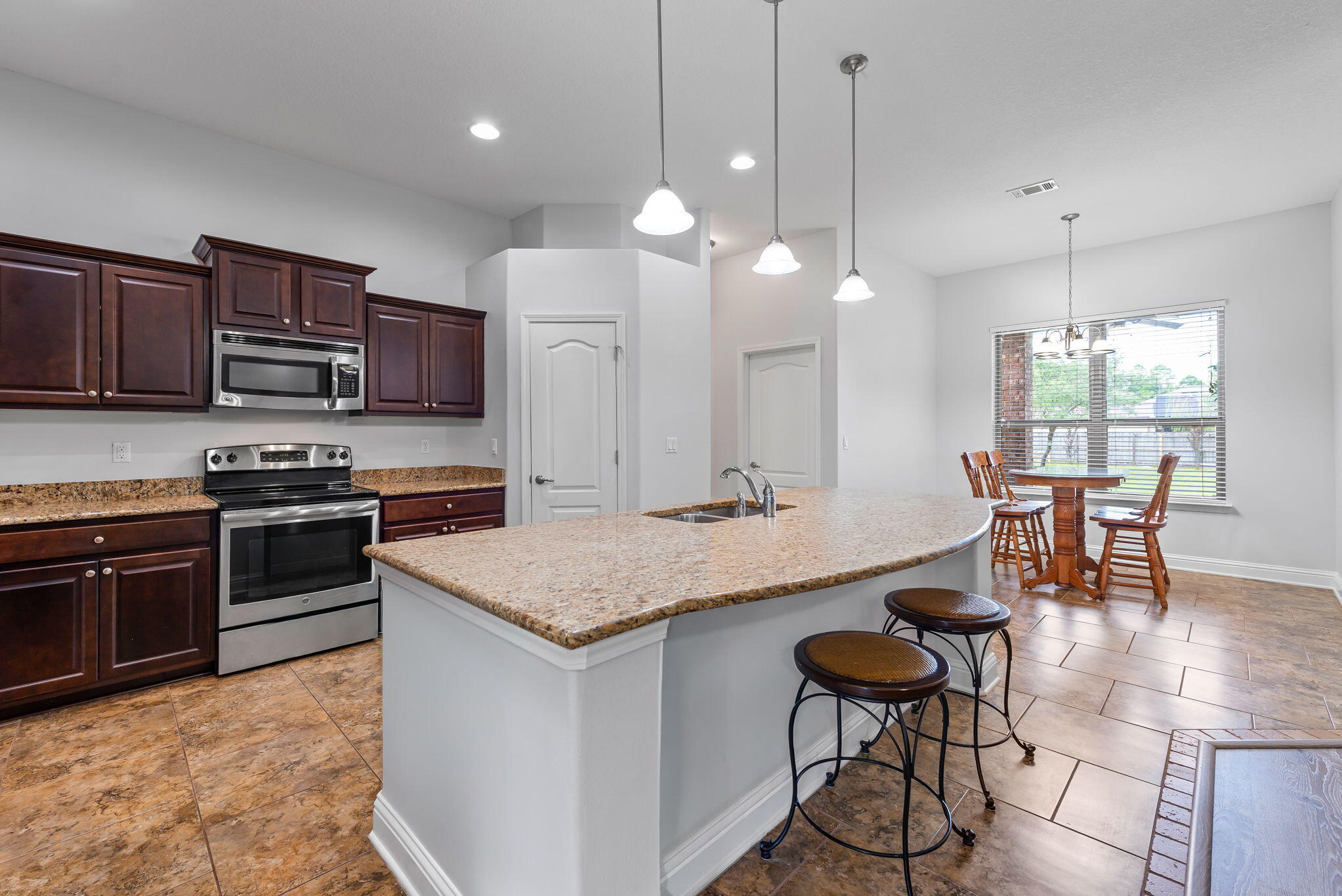 HOLLEY BY THE SEA - Residential