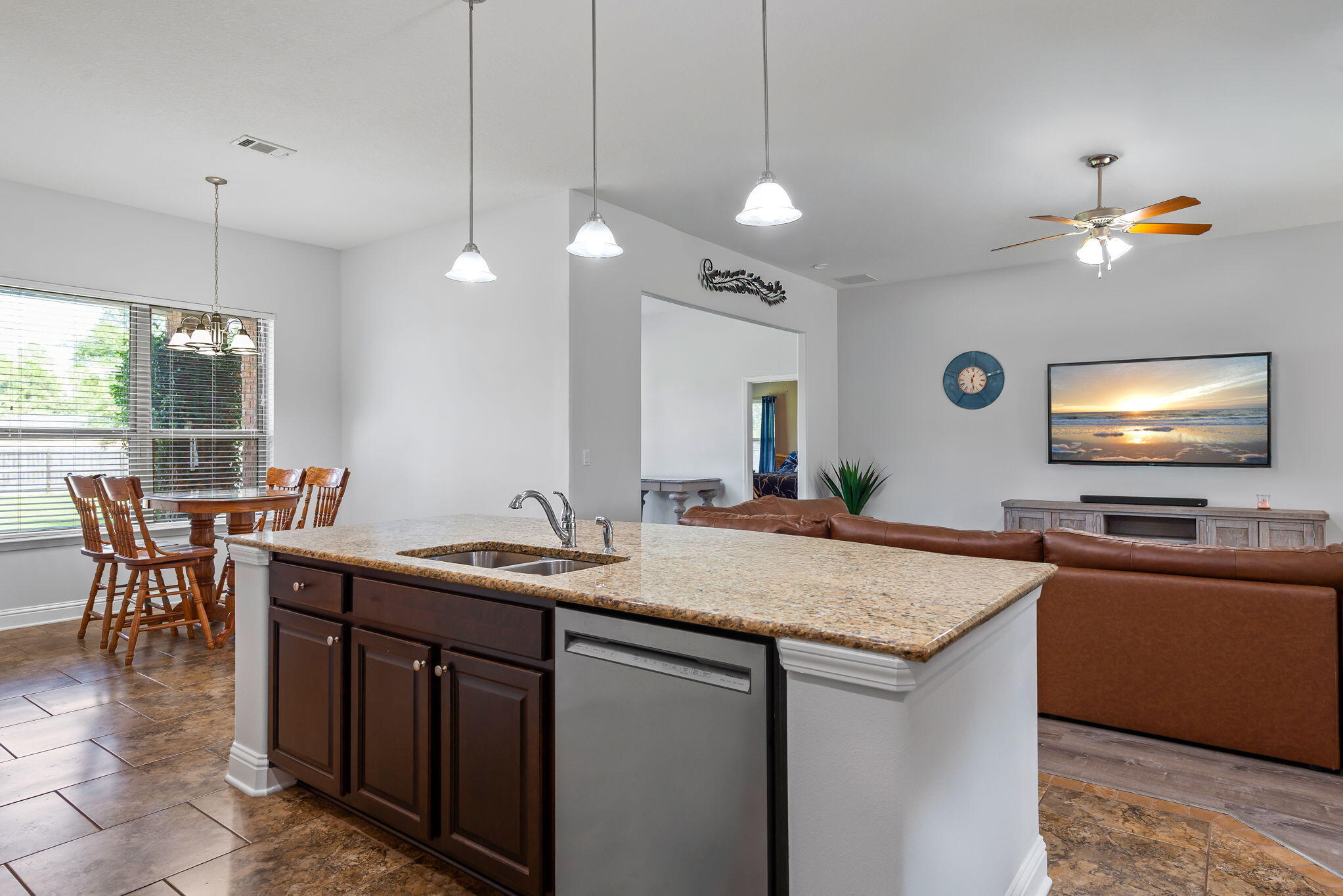 HOLLEY BY THE SEA - Residential