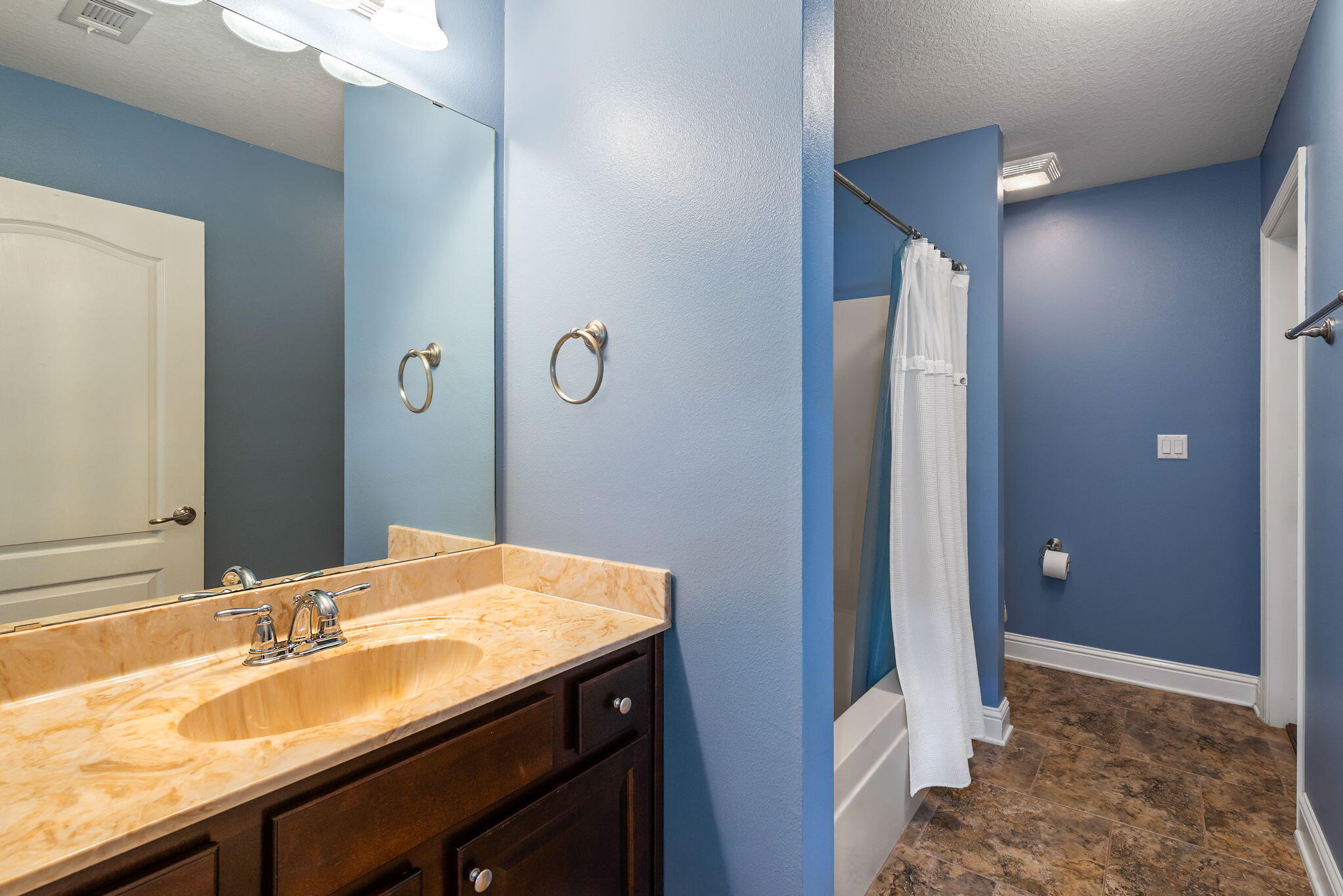 HOLLEY BY THE SEA - Residential