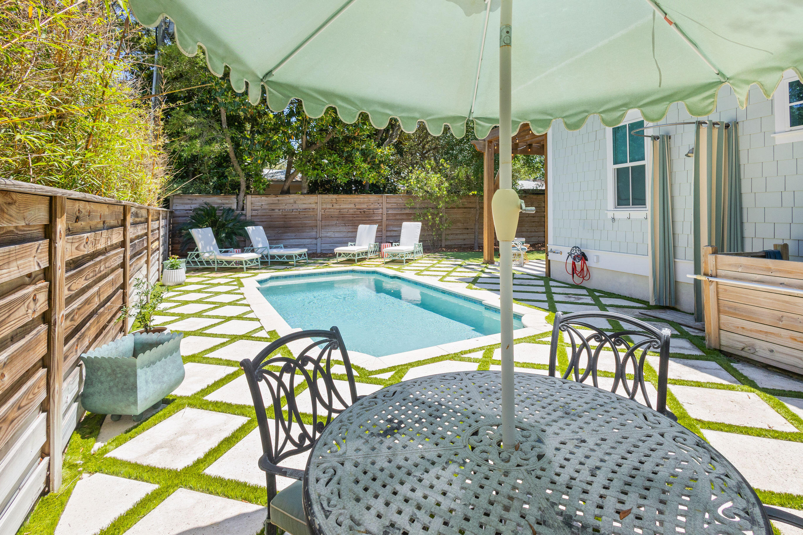 SEAGROVE 3RD ADDN - Residential