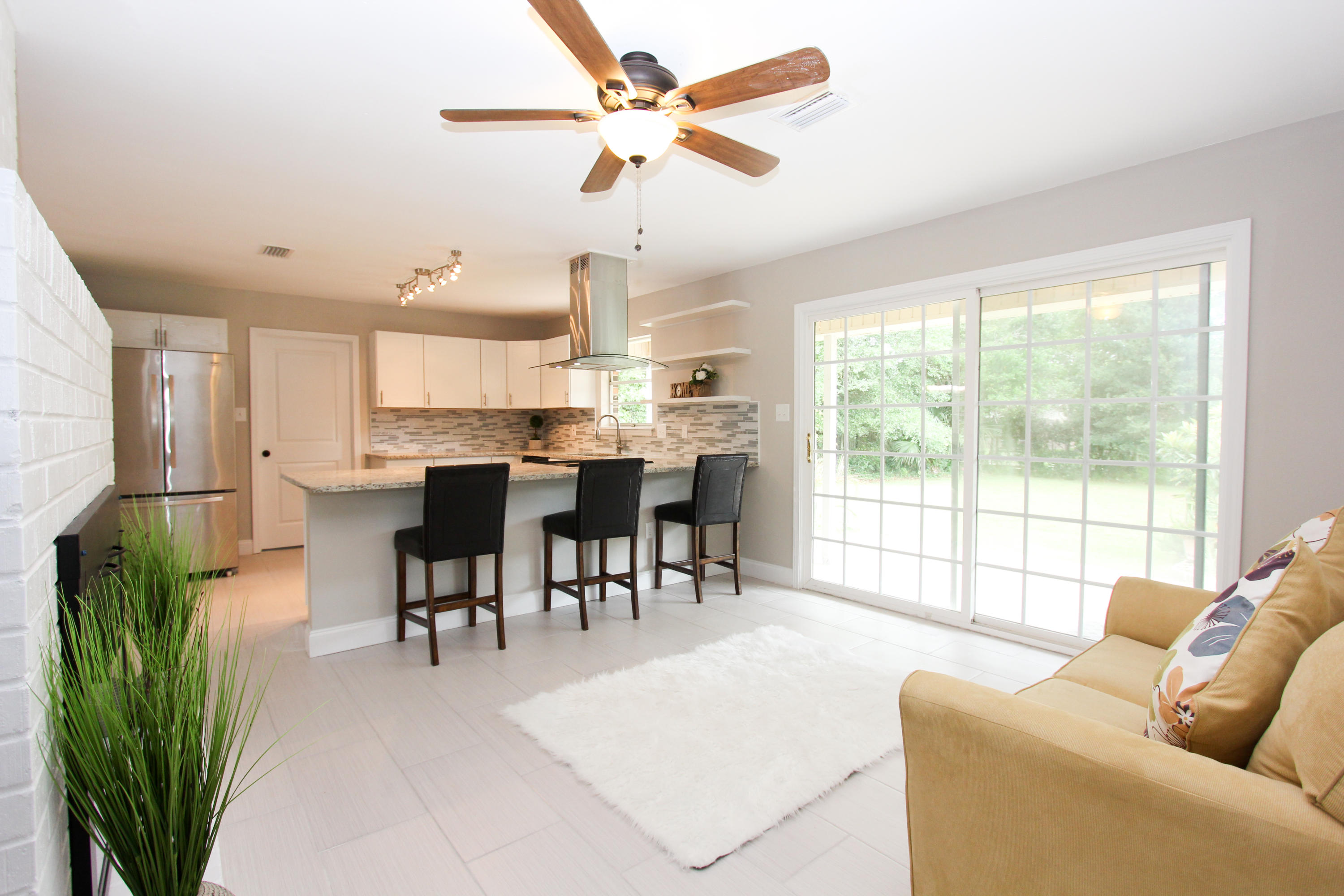 BAYOU POQUITO - Residential