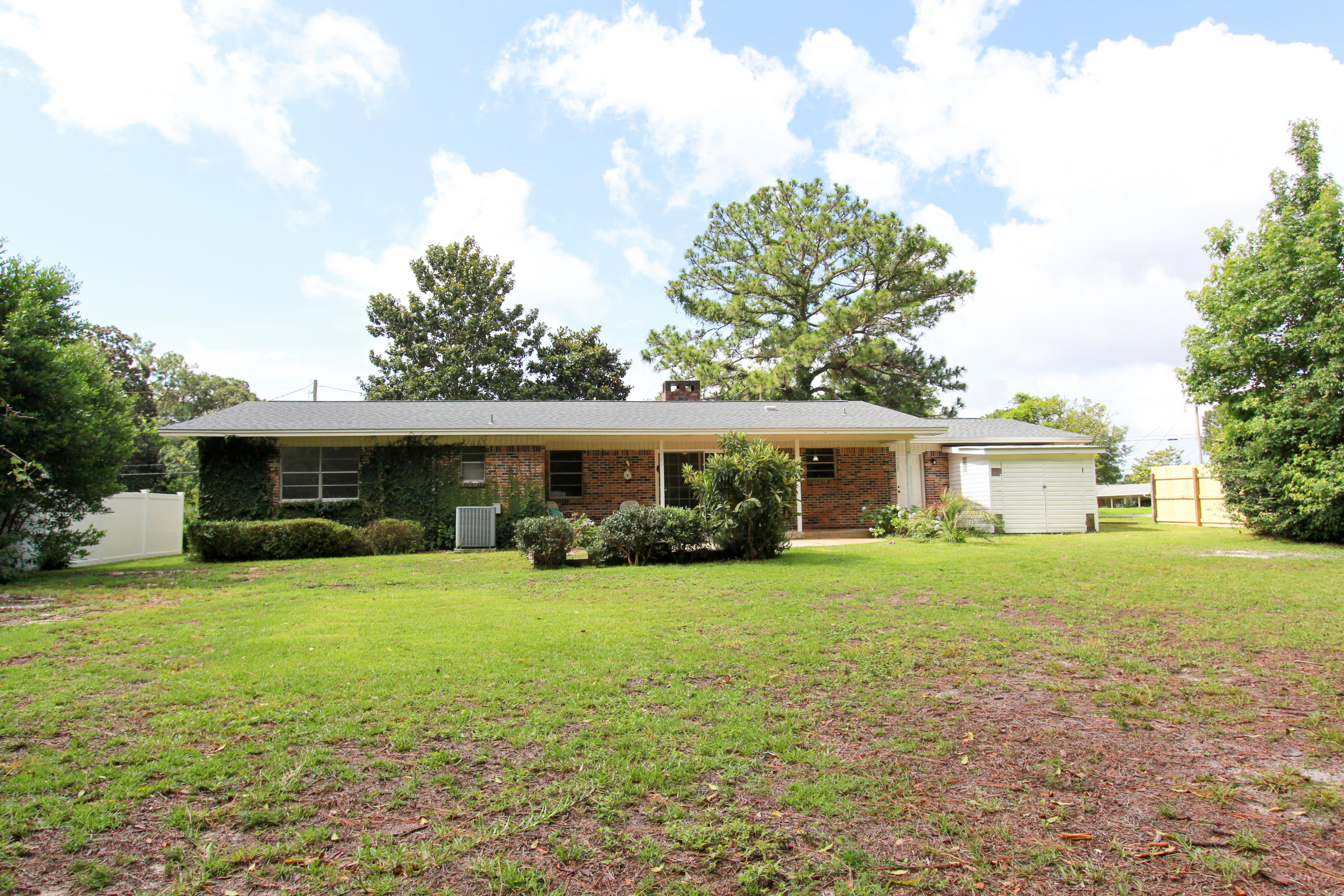 BAYOU POQUITO - Residential