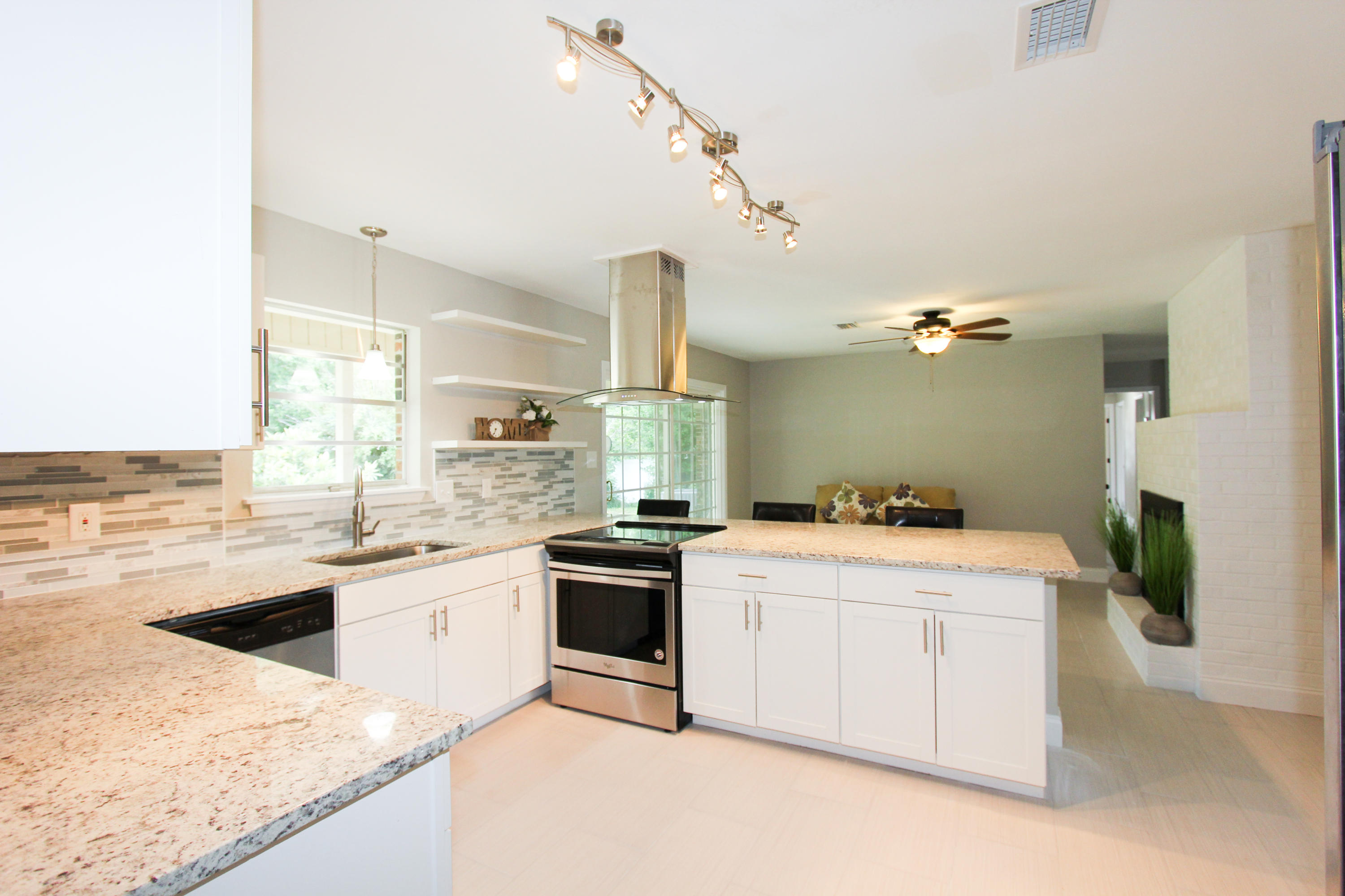 BAYOU POQUITO - Residential