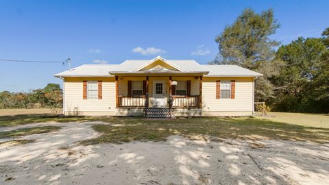 Photo of 6837 Co Highway 1087, DeFuniak Springs, FL 32433 (MLS # 988785)