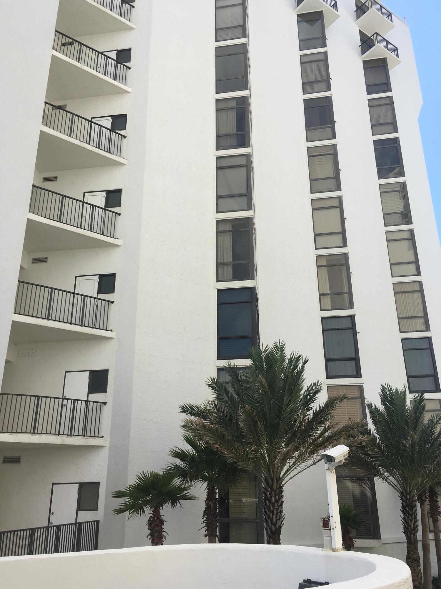 REGENCY TOWERS - Residential