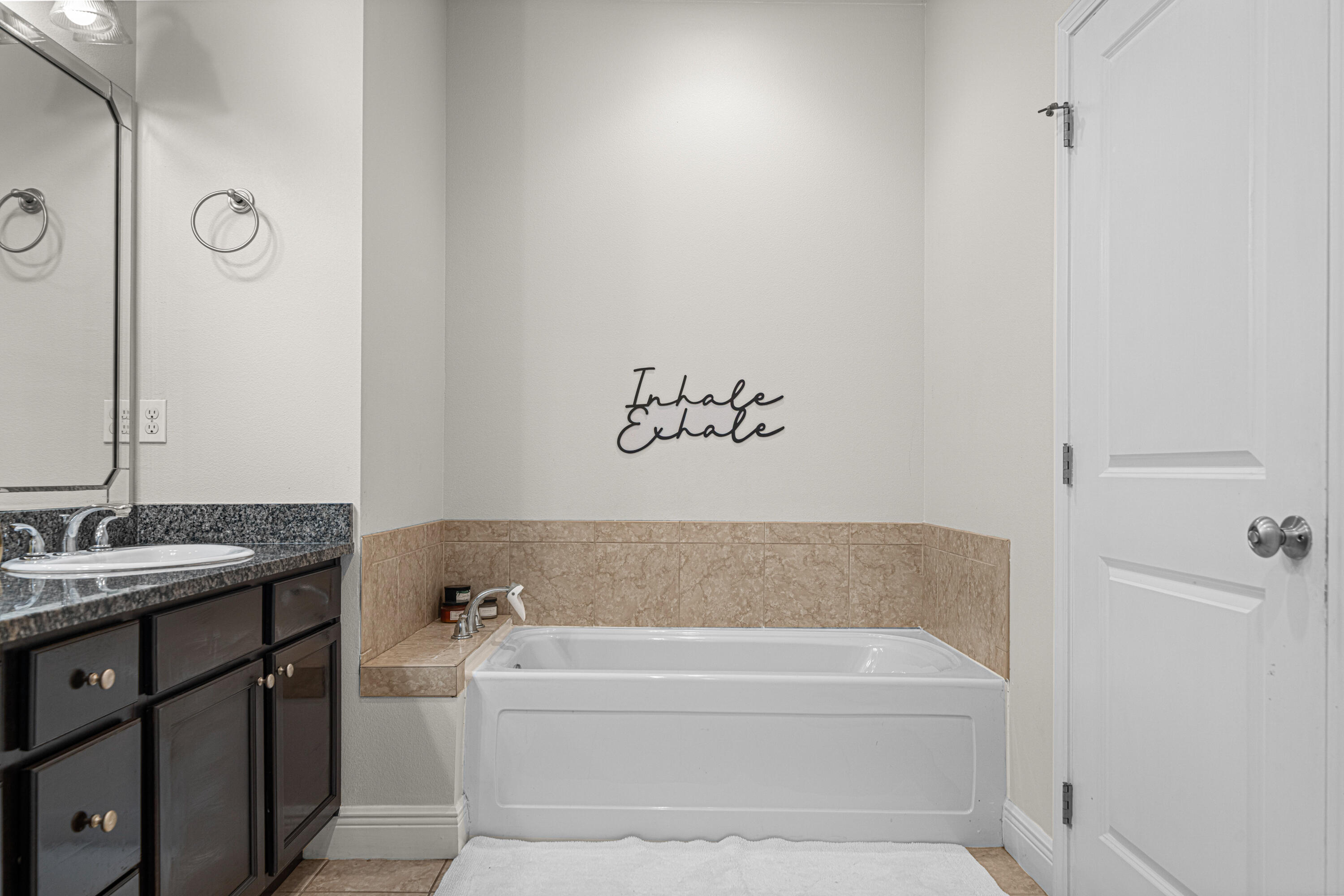 LAKERIDGE EST - Residential