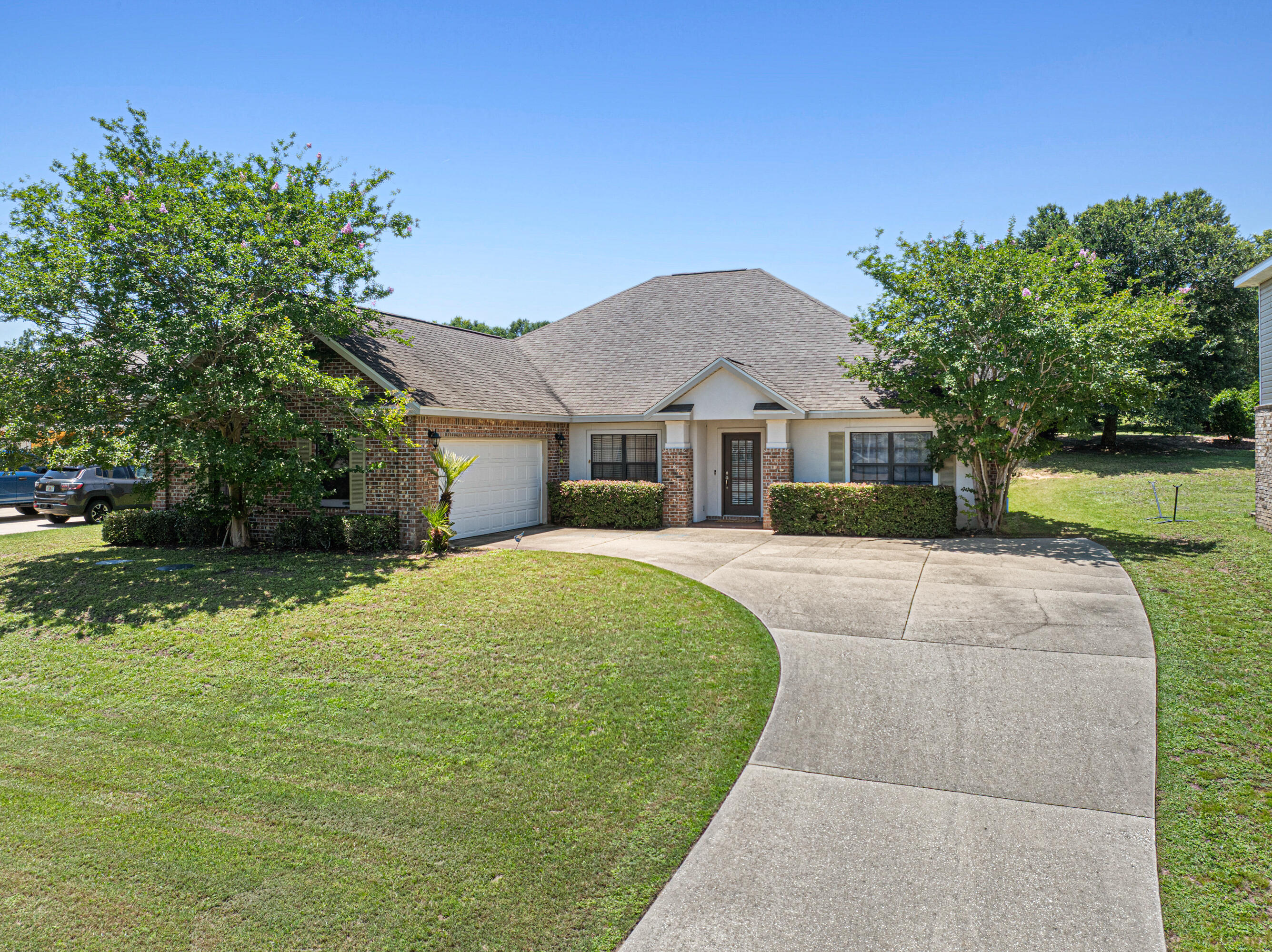 LAKERIDGE EST - Residential