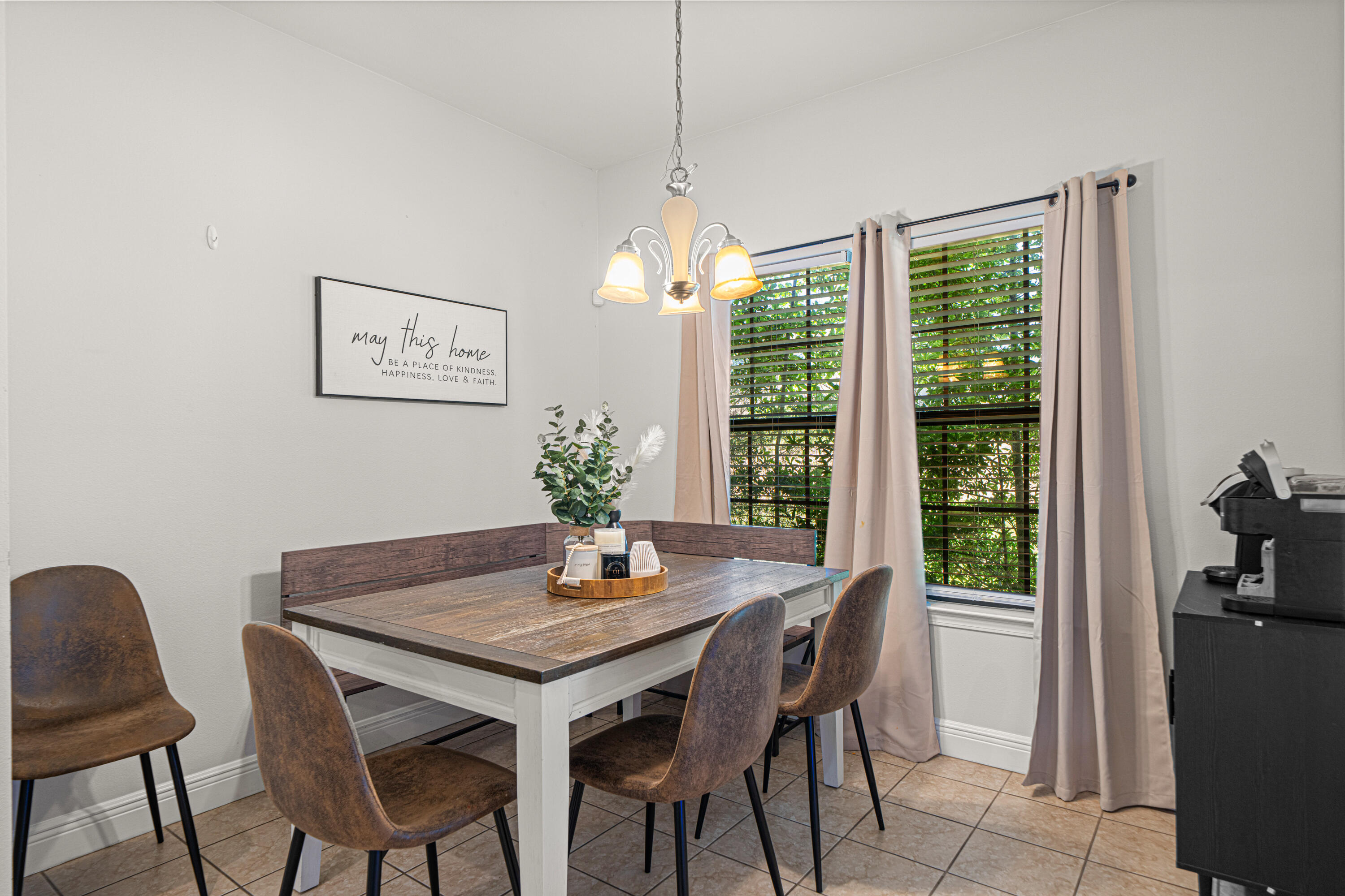 LAKERIDGE EST - Residential