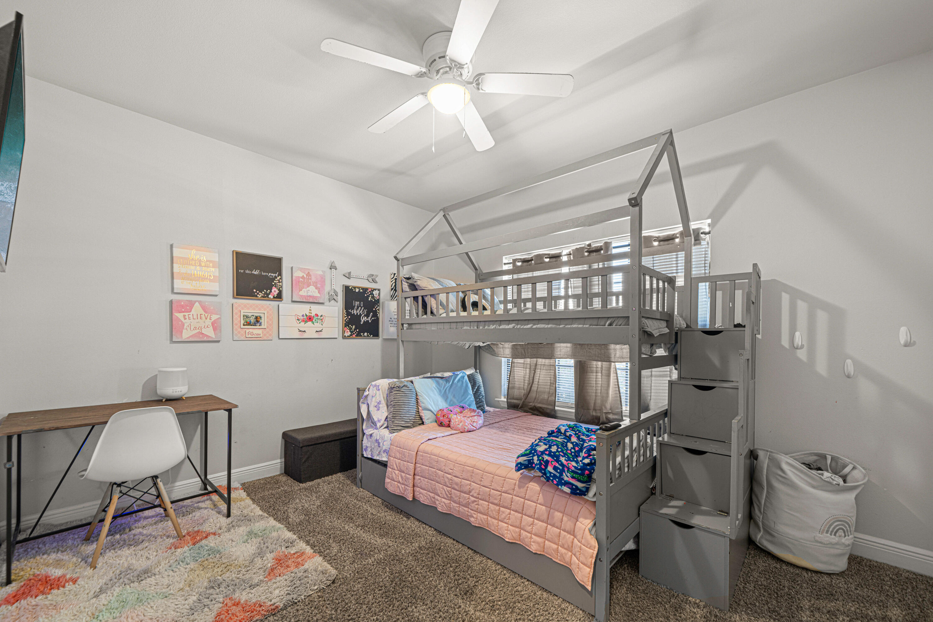 LAKERIDGE EST - Residential