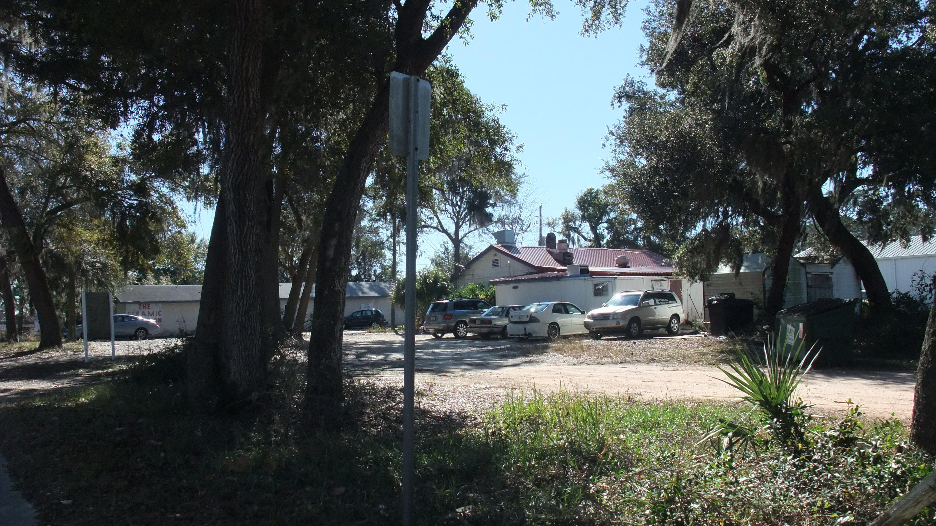 CONVENIENTLY LOCATED COMMERCIAL LOT. MOSTLY CLEARED AND READY FOR YOUR NEW BUILDING!LARGE LIVE OAK AND HICKORY TREES. LOT OFFERS GREAT LOCATION RIGHT OFF OF HIGHWAY 98 AND JUST SOUTH OF CITY HALL!
