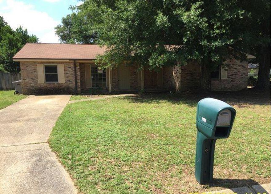 Lots of Potential in this 4 Bd / 2 Ba home... All brick home offers living room with laminate flooring, fenced back yard with open patio. Convenient location just 5 minutes to West Florida Hospital with lots of shopping, restaurants, airport and 2 colleges near by.