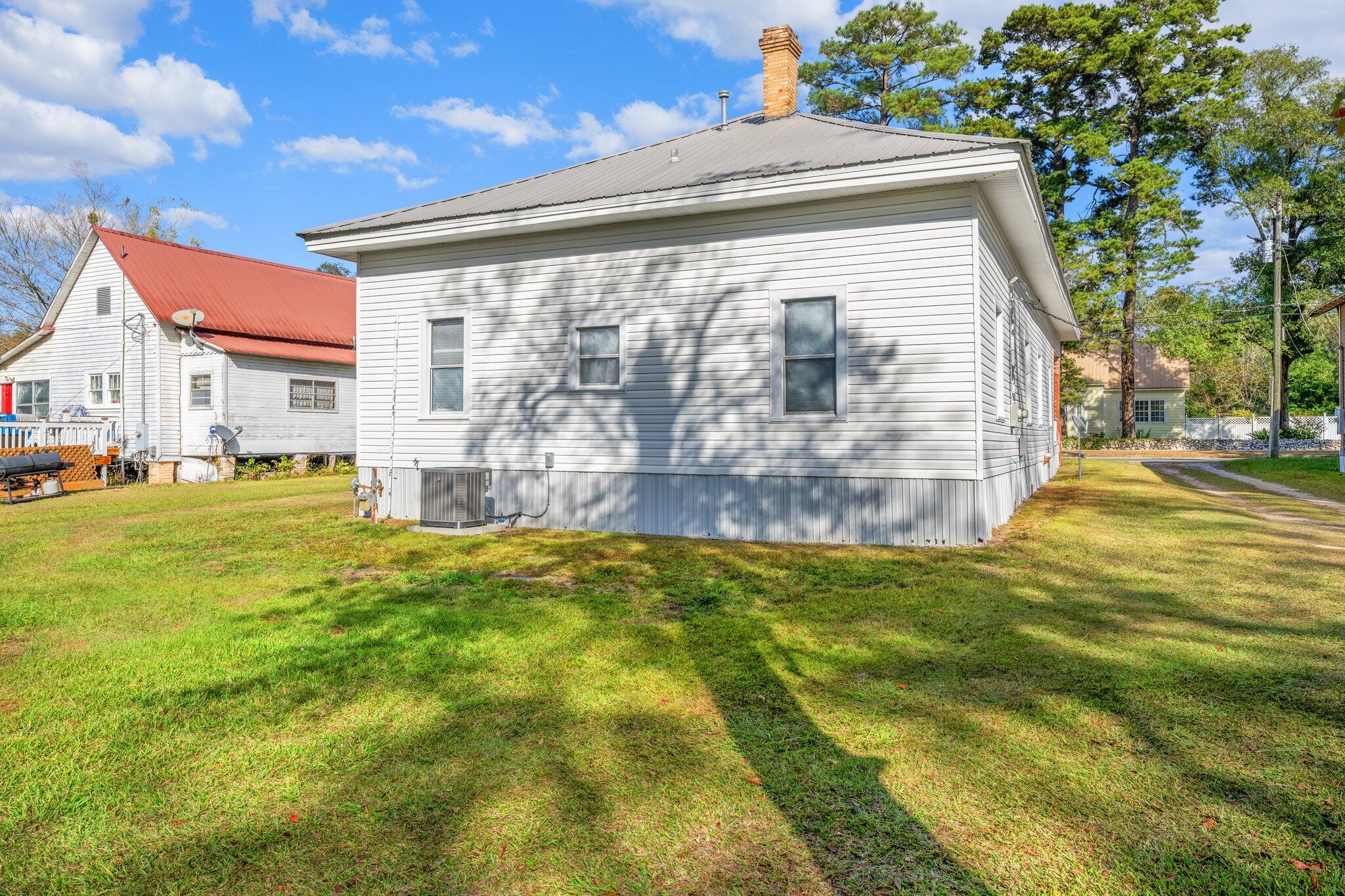 NO RECORDED SUBDIVISION - Residential