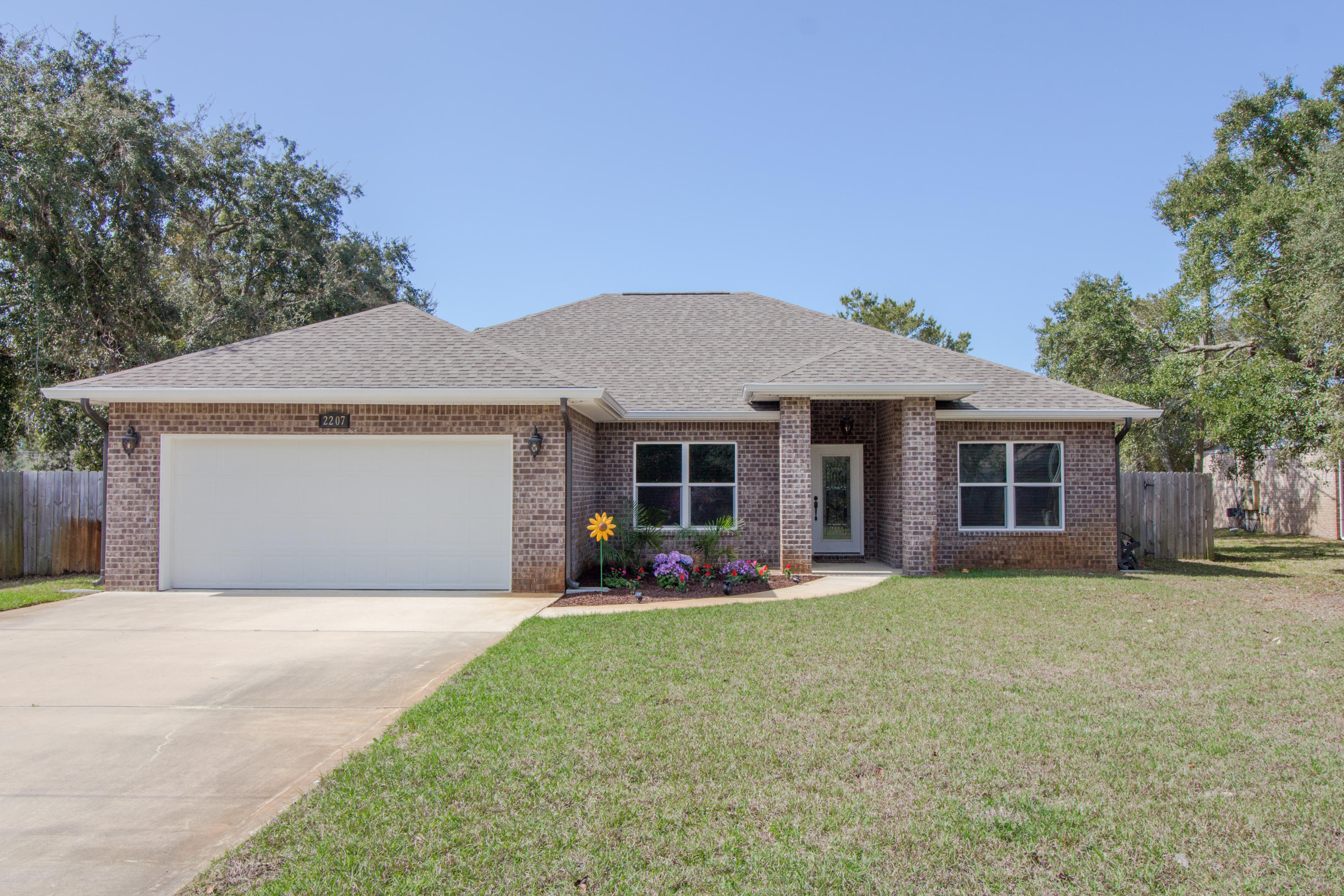 CRESCENT SHORES - Residential