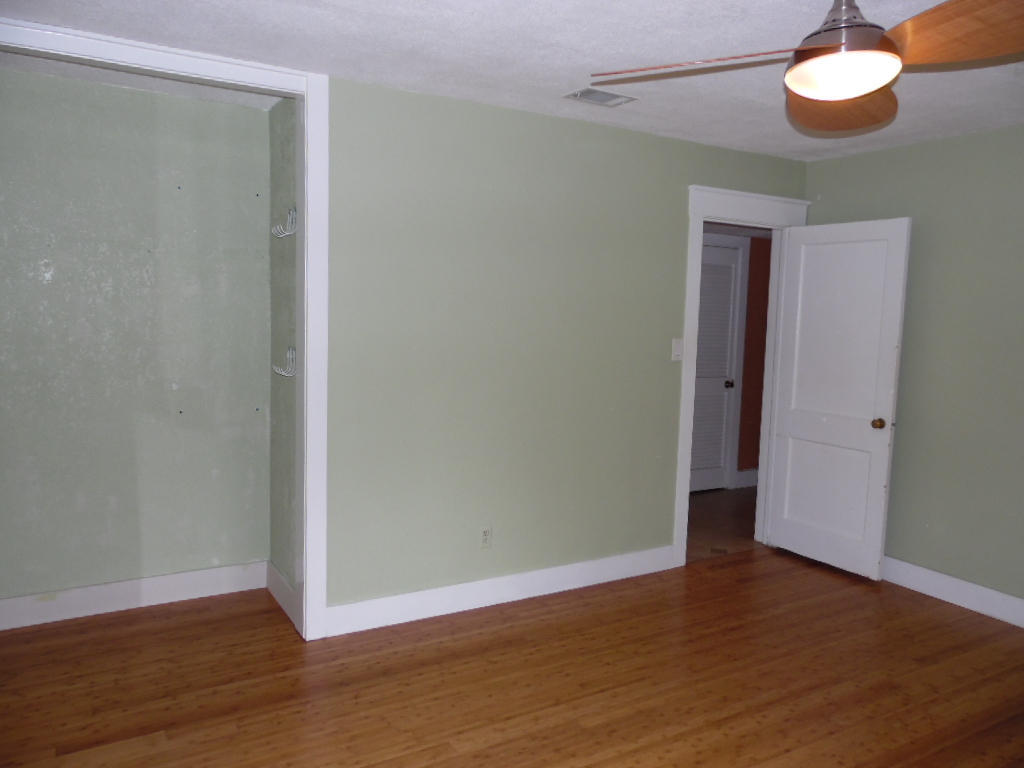 ELLIOTTS POINT - Residential