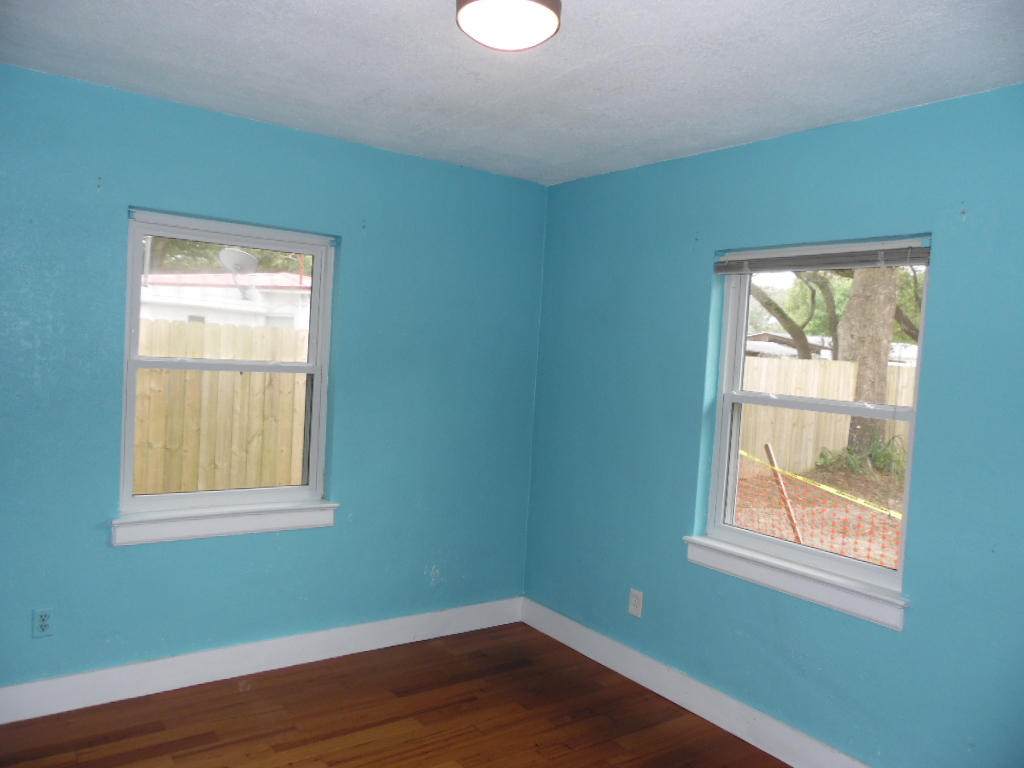 ELLIOTTS POINT - Residential