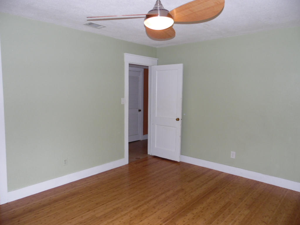 ELLIOTTS POINT - Residential