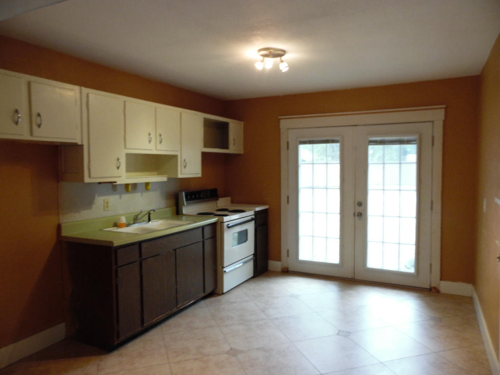 ELLIOTTS POINT - Residential