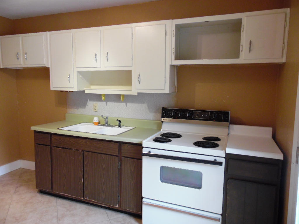 ELLIOTTS POINT - Residential