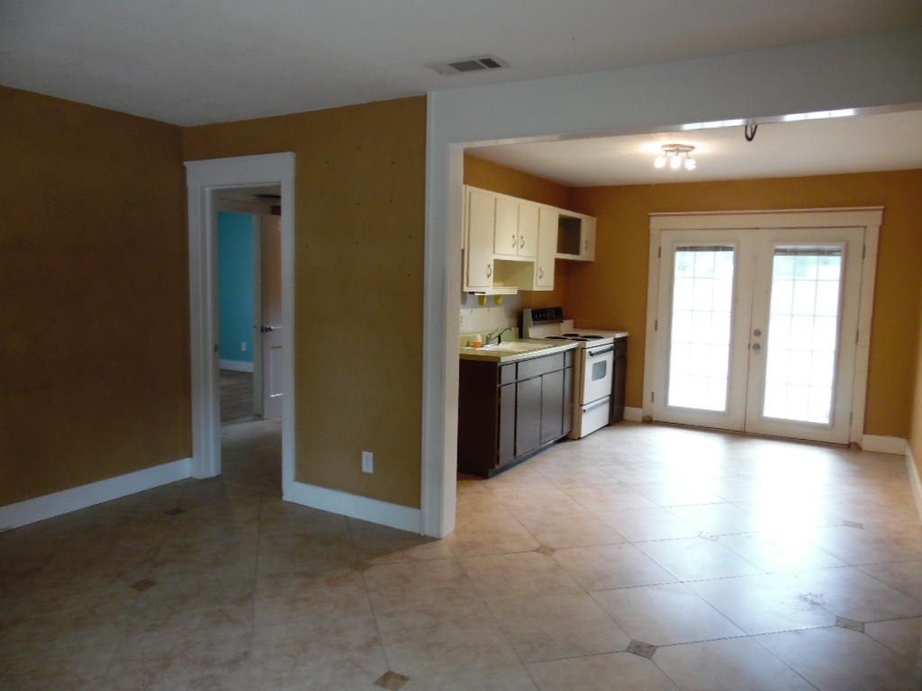 ELLIOTTS POINT - Residential