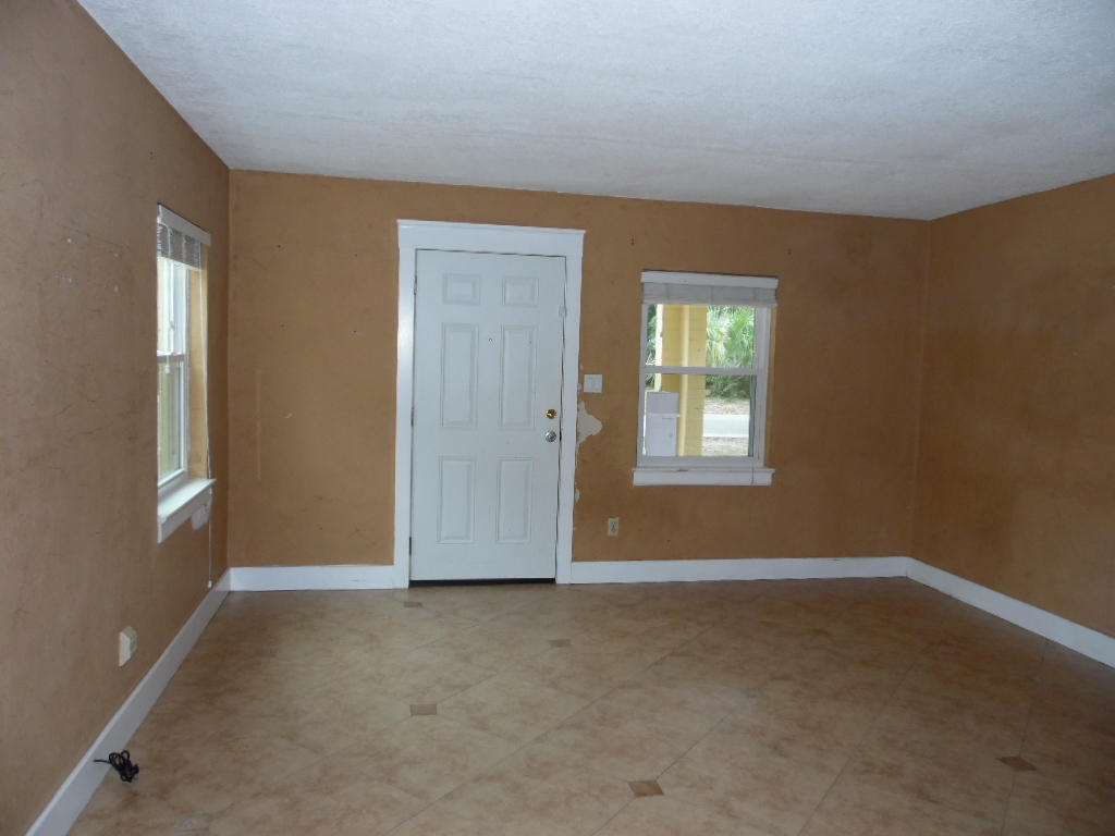 ELLIOTTS POINT - Residential