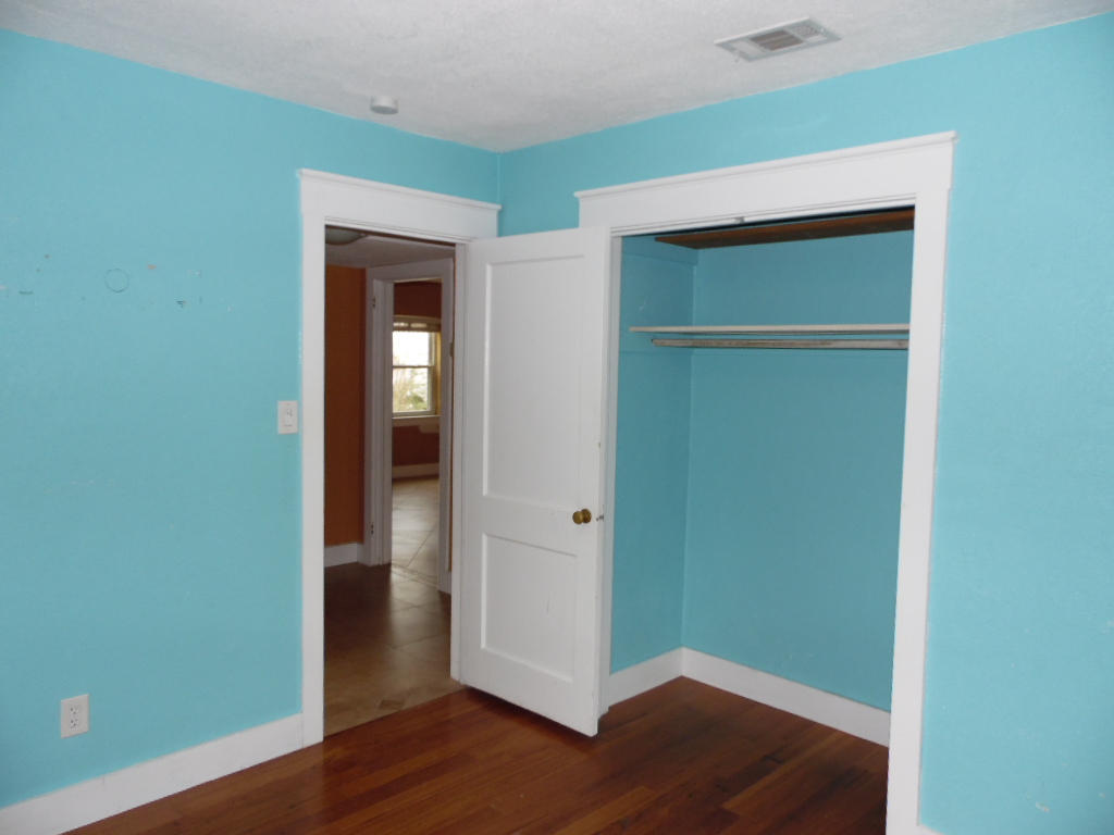 ELLIOTTS POINT - Residential