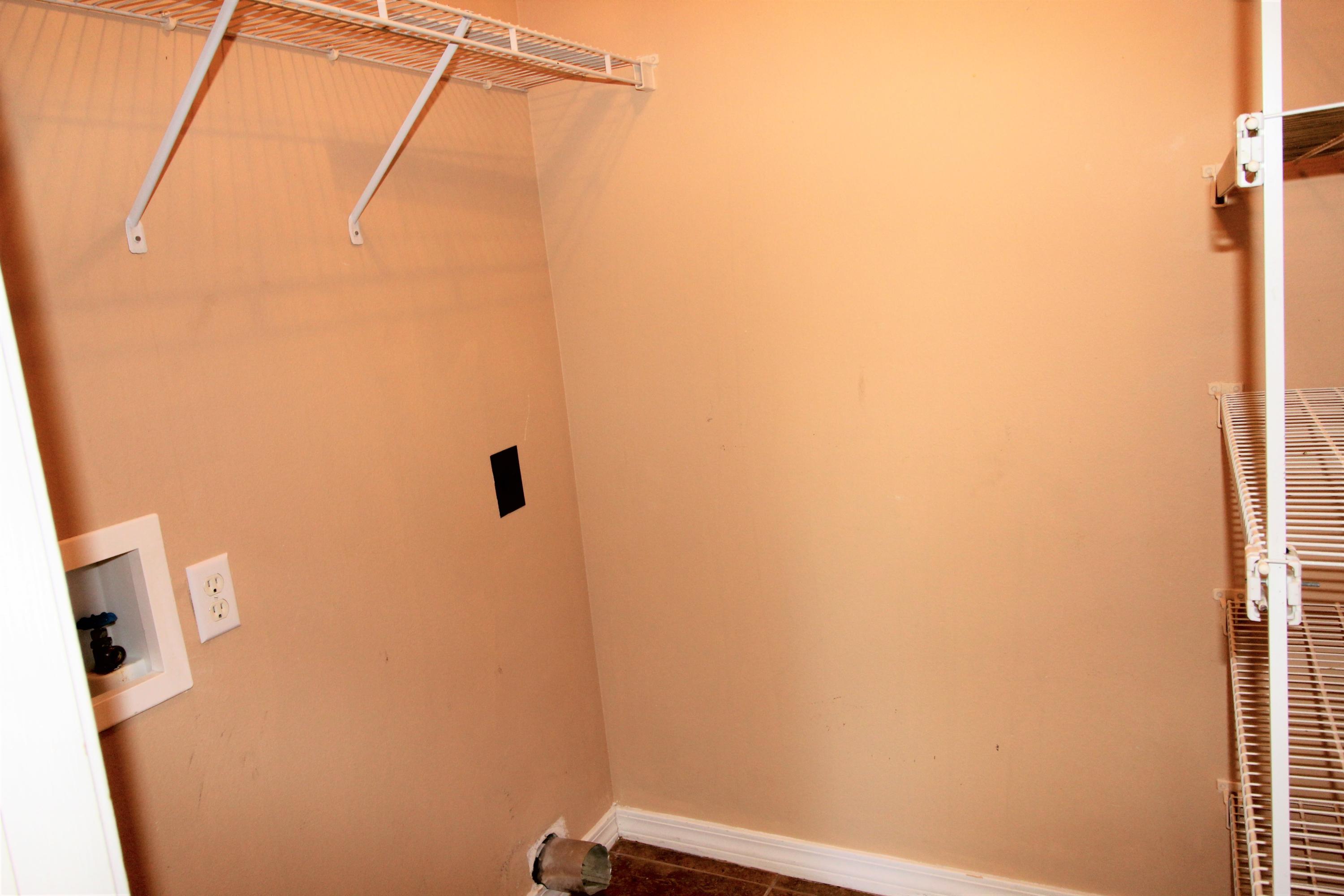 TWIN LAKES ESTATES - Residential