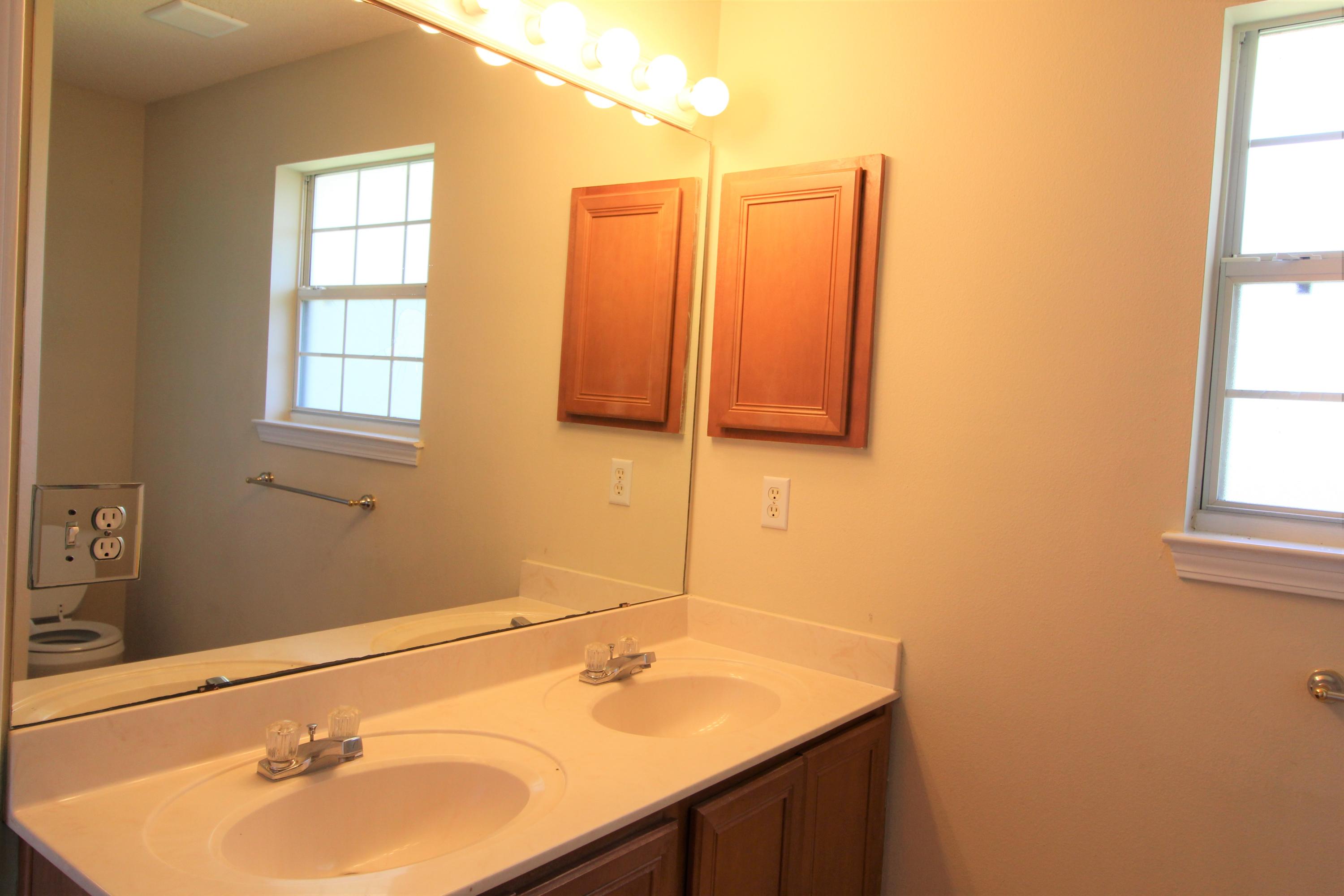 TWIN LAKES ESTATES - Residential