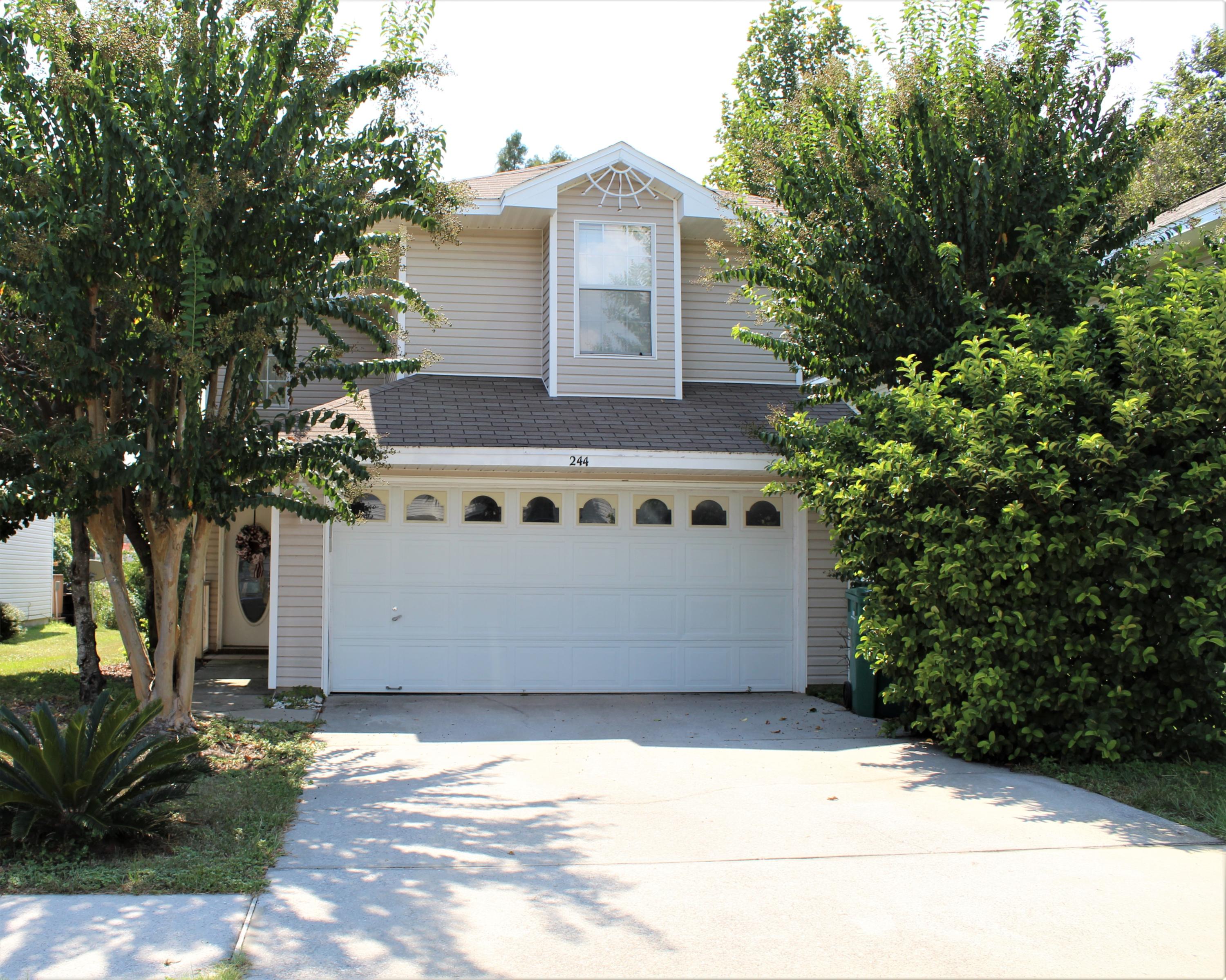 TWIN LAKES ESTATES - Residential