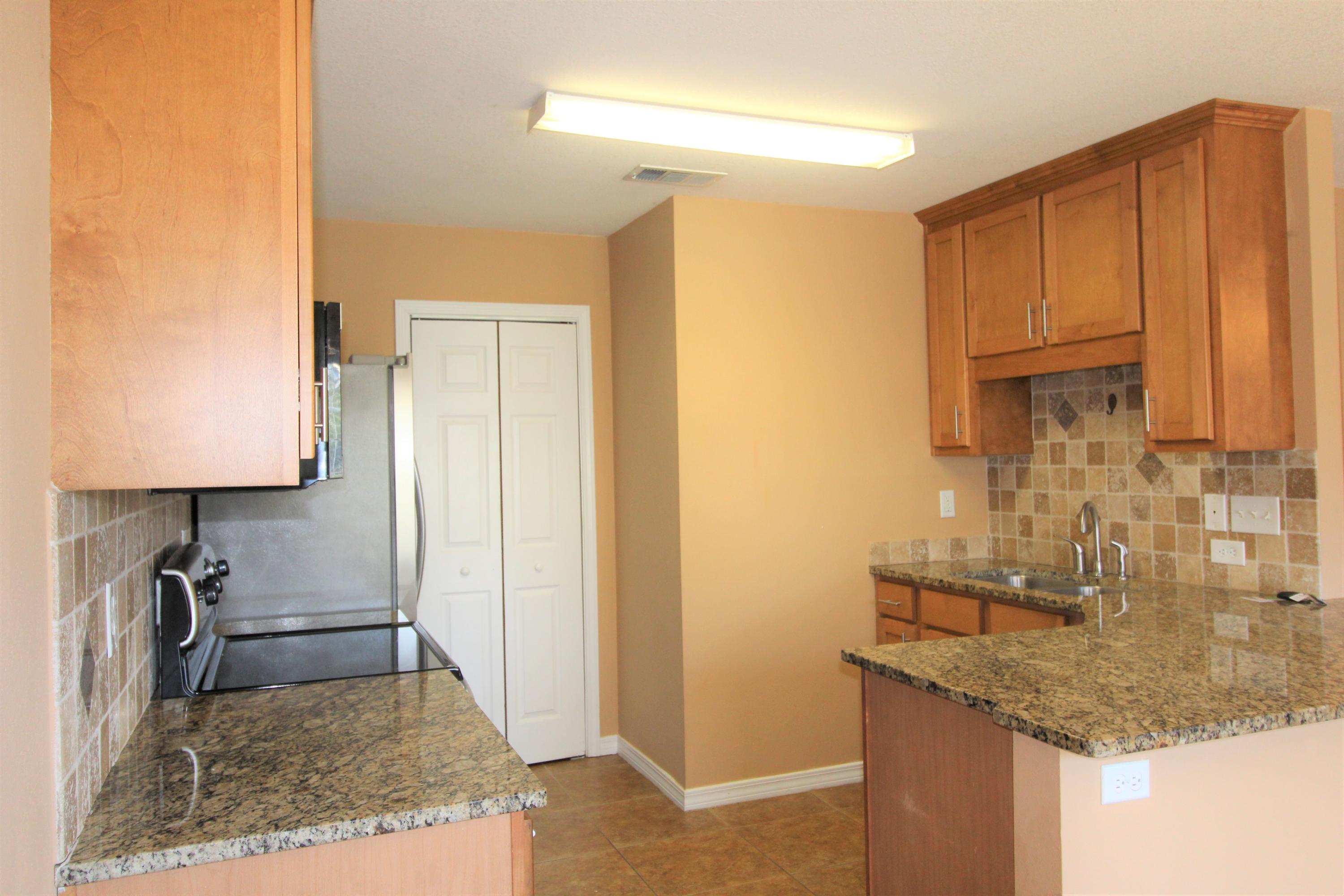 TWIN LAKES ESTATES - Residential