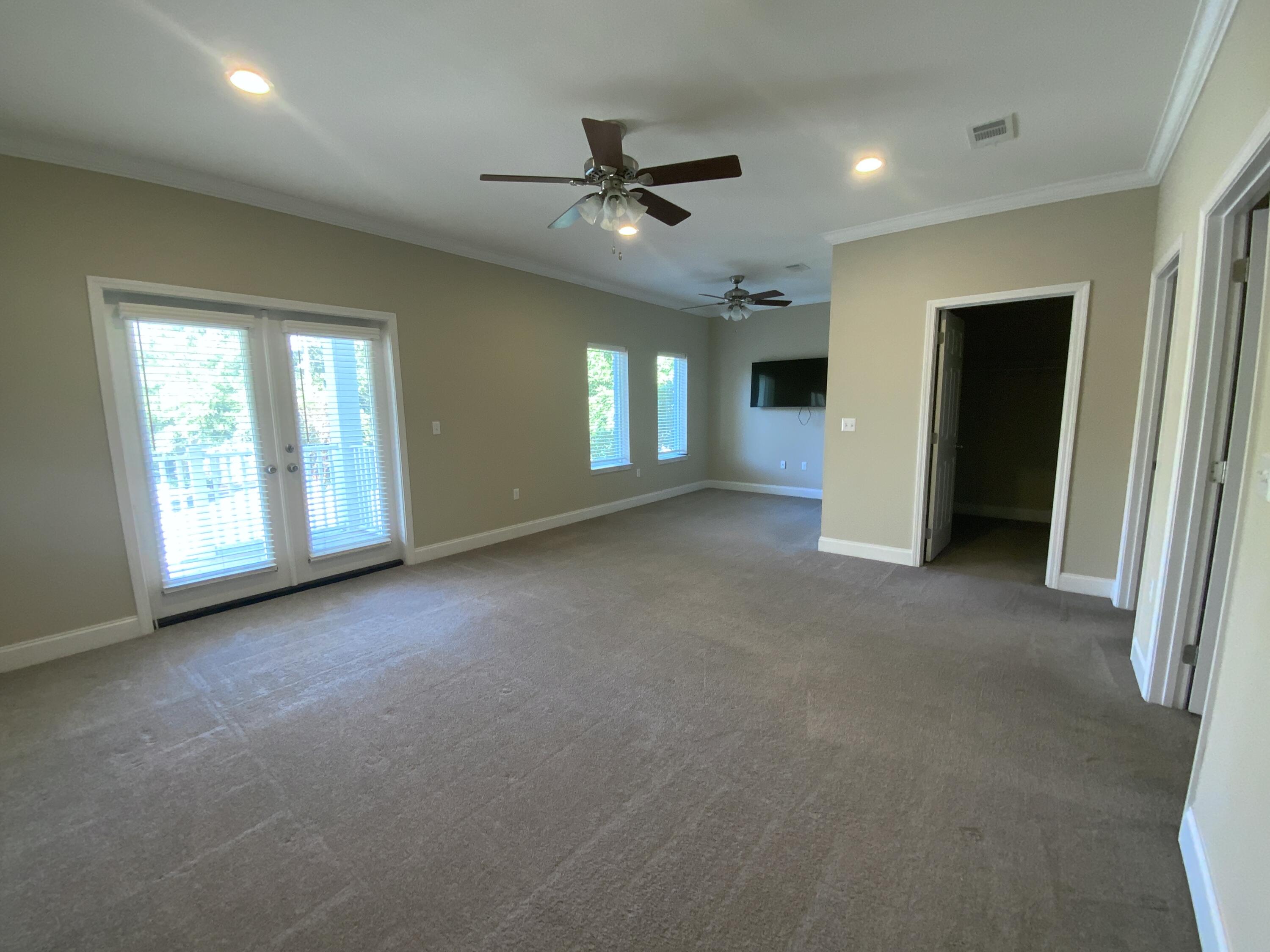 YACHT CLUB ESTATES - Residential