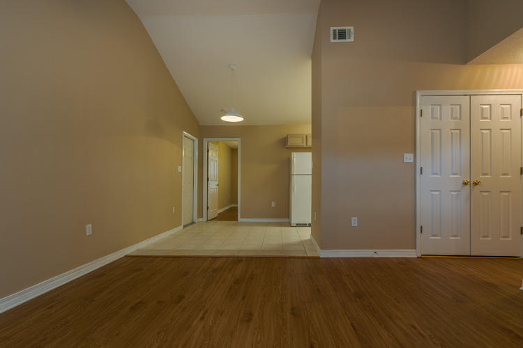 FREEPORT VILLAGE - Residential Lease