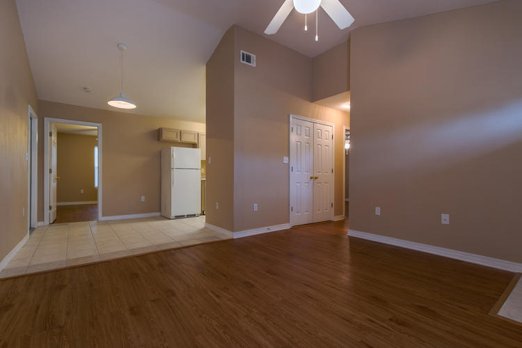 FREEPORT VILLAGE - Residential Lease