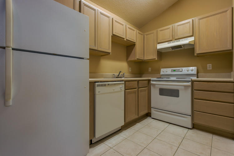 FREEPORT VILLAGE - Residential Lease