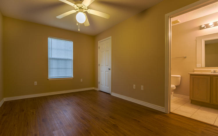 FREEPORT VILLAGE - Residential Lease