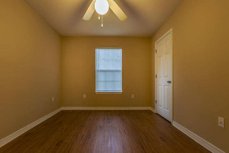FREEPORT VILLAGE - Residential Lease