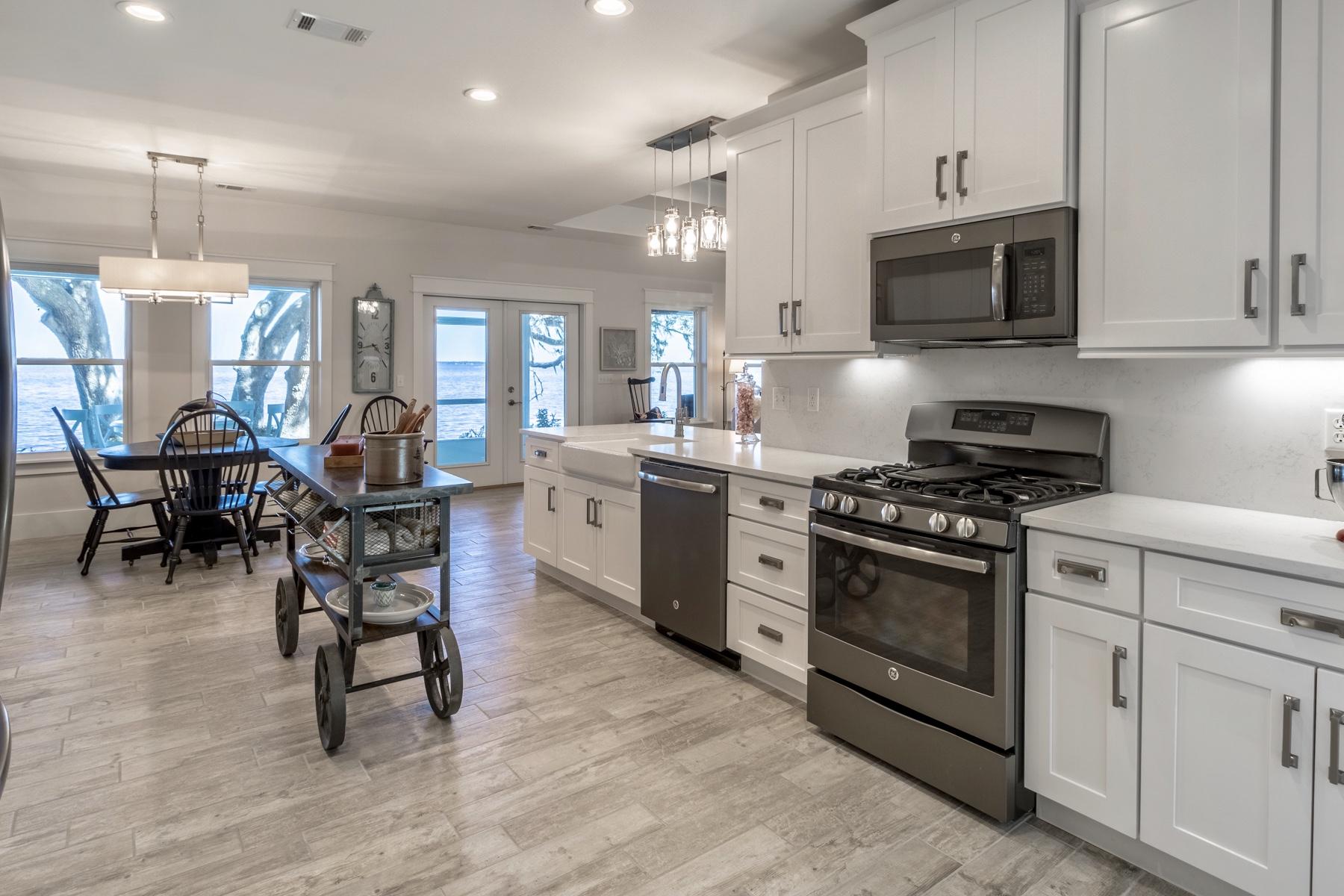 TOWN OF SANTA ROSA - Residential