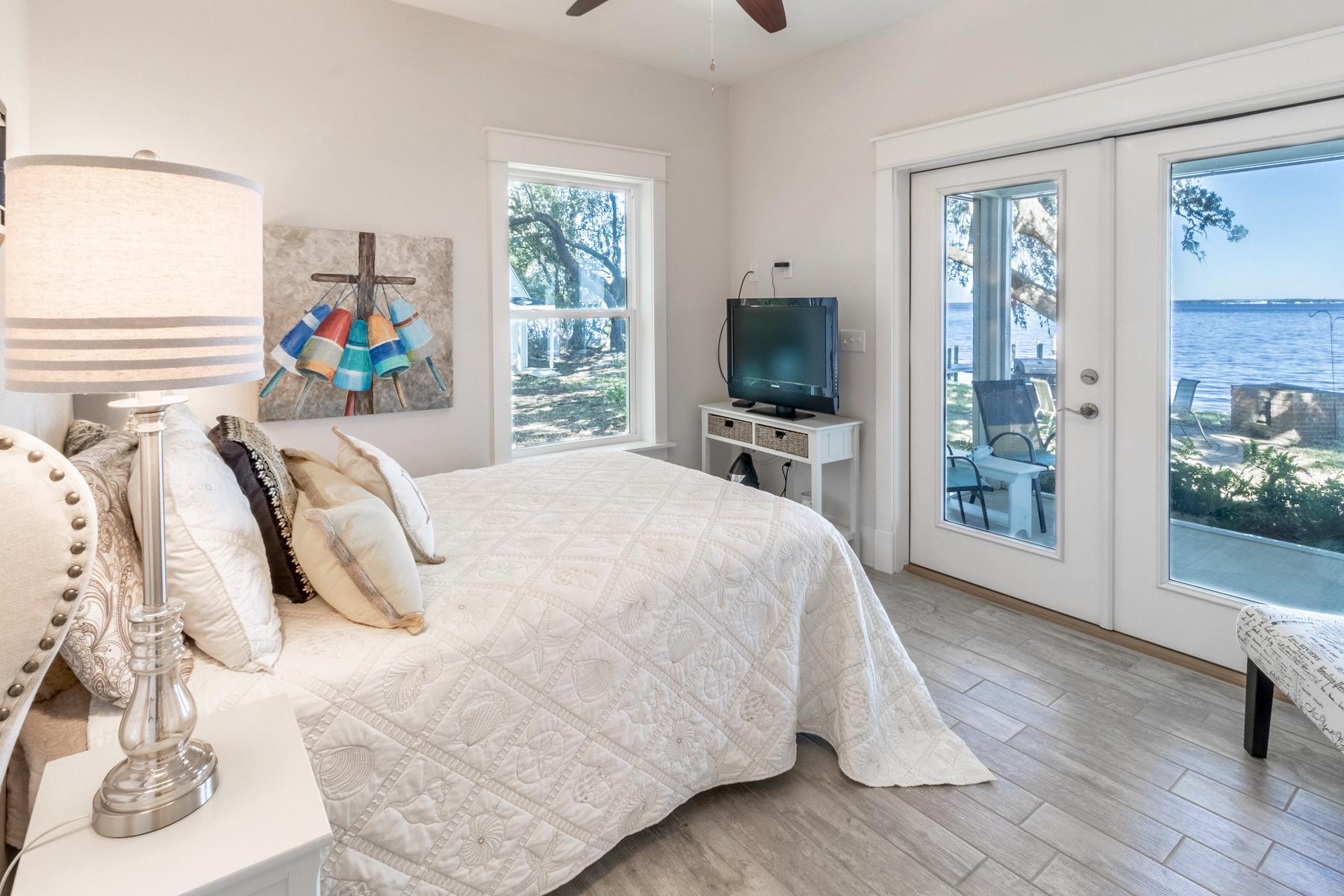 TOWN OF SANTA ROSA - Residential