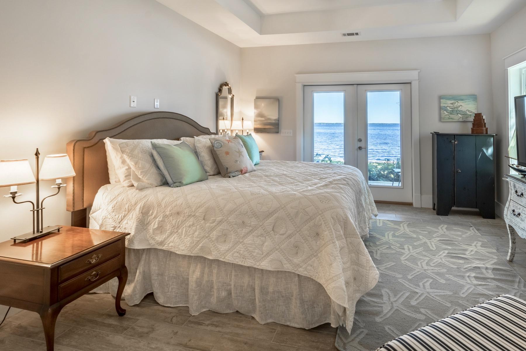 TOWN OF SANTA ROSA - Residential