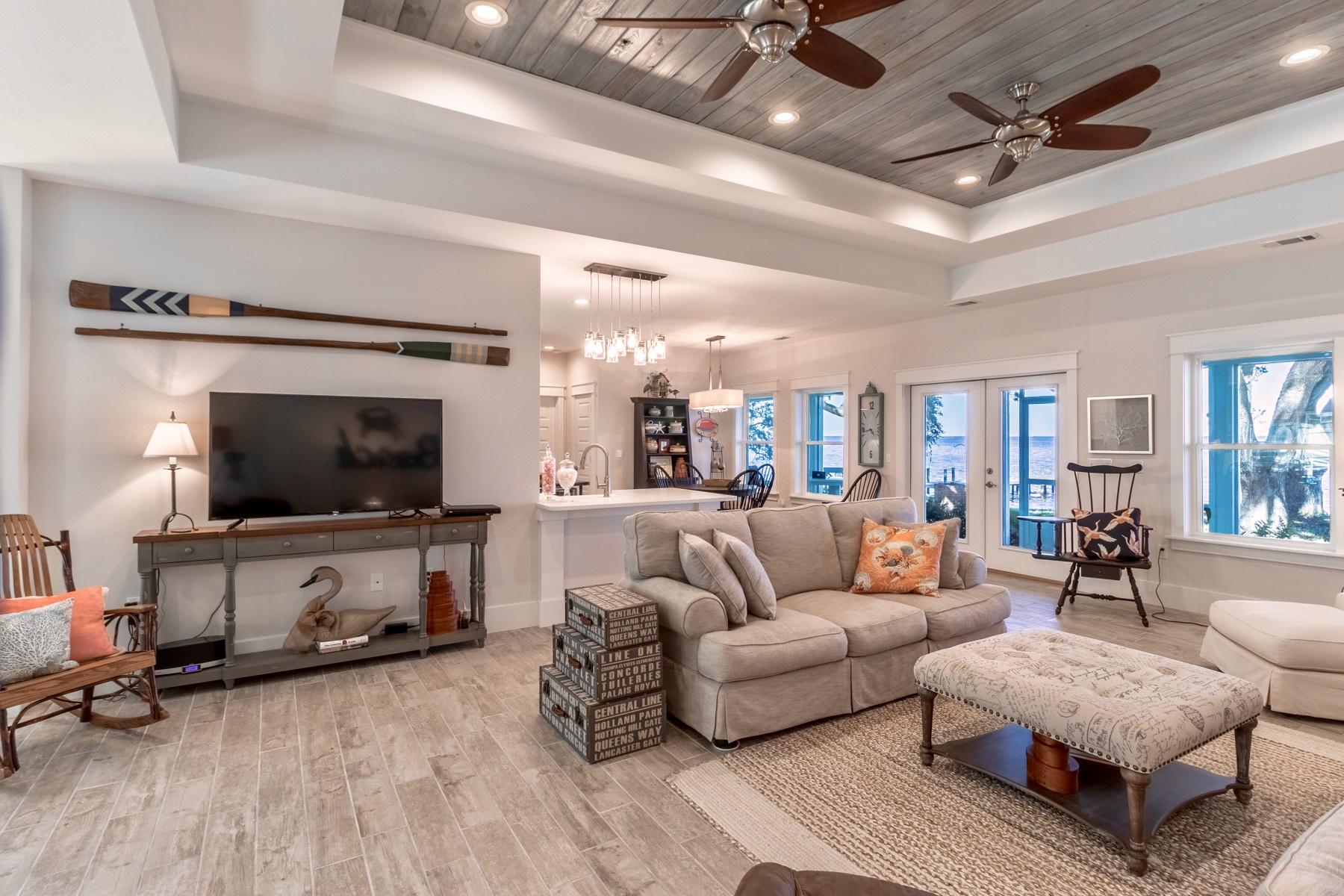 TOWN OF SANTA ROSA - Residential