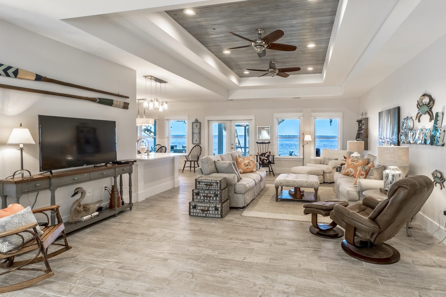 TOWN OF SANTA ROSA - Residential