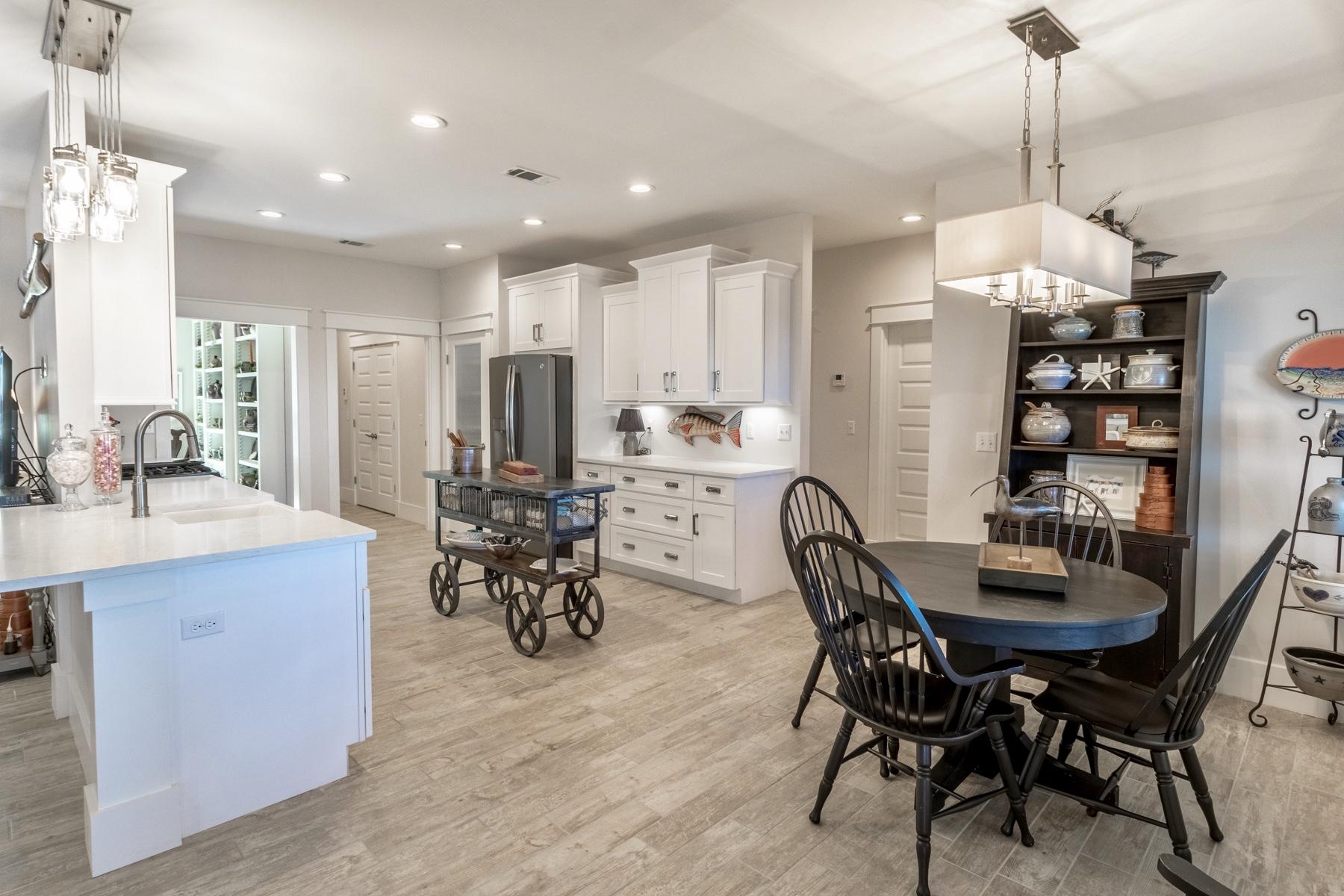 TOWN OF SANTA ROSA - Residential