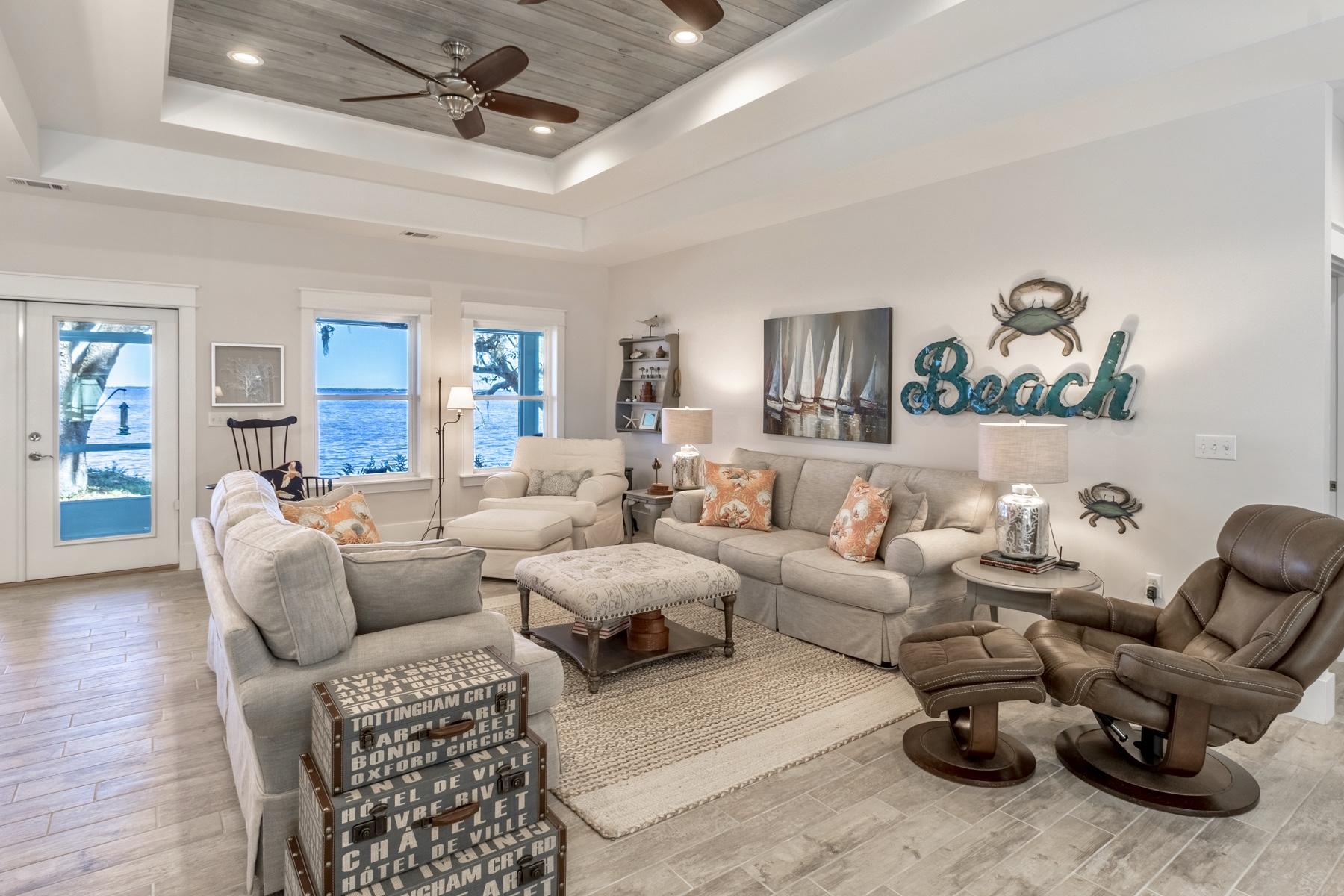 TOWN OF SANTA ROSA - Residential