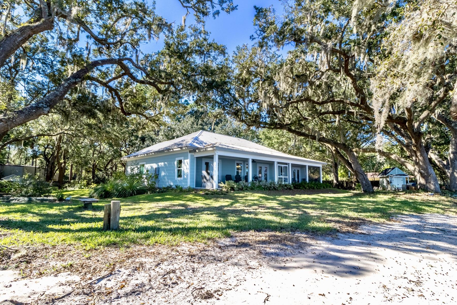 TOWN OF SANTA ROSA - Residential