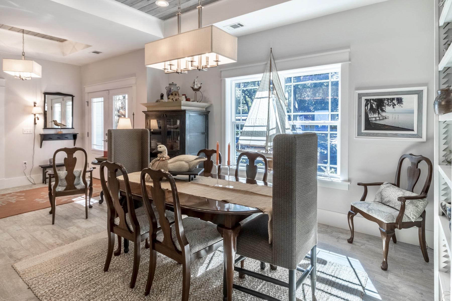 TOWN OF SANTA ROSA - Residential