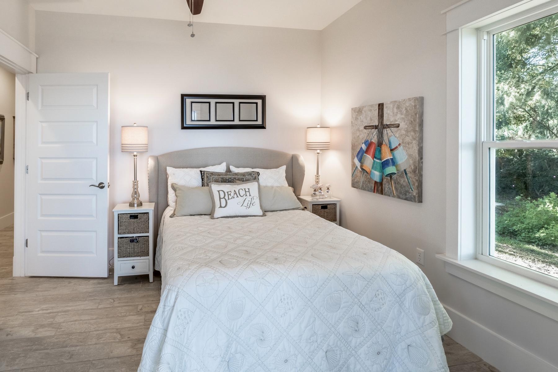 TOWN OF SANTA ROSA - Residential