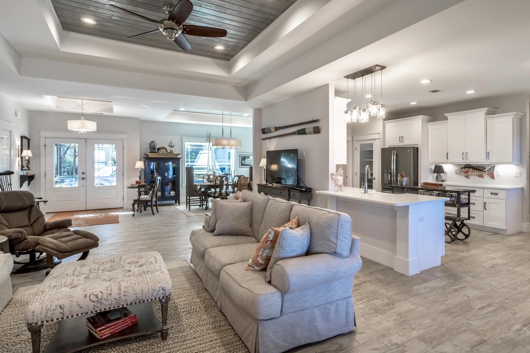 TOWN OF SANTA ROSA - Residential