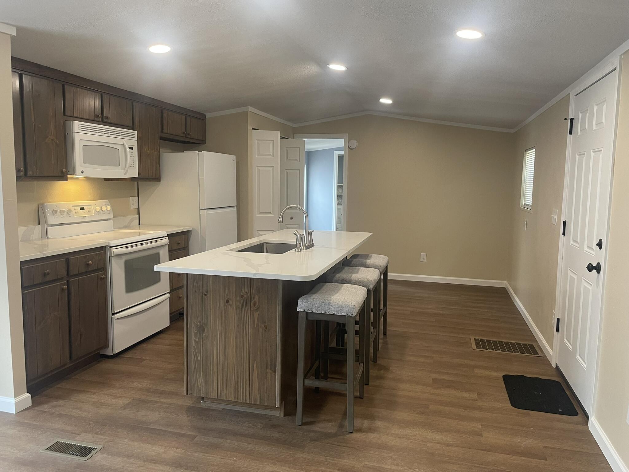 METES & BOUNDS - Residential Lease